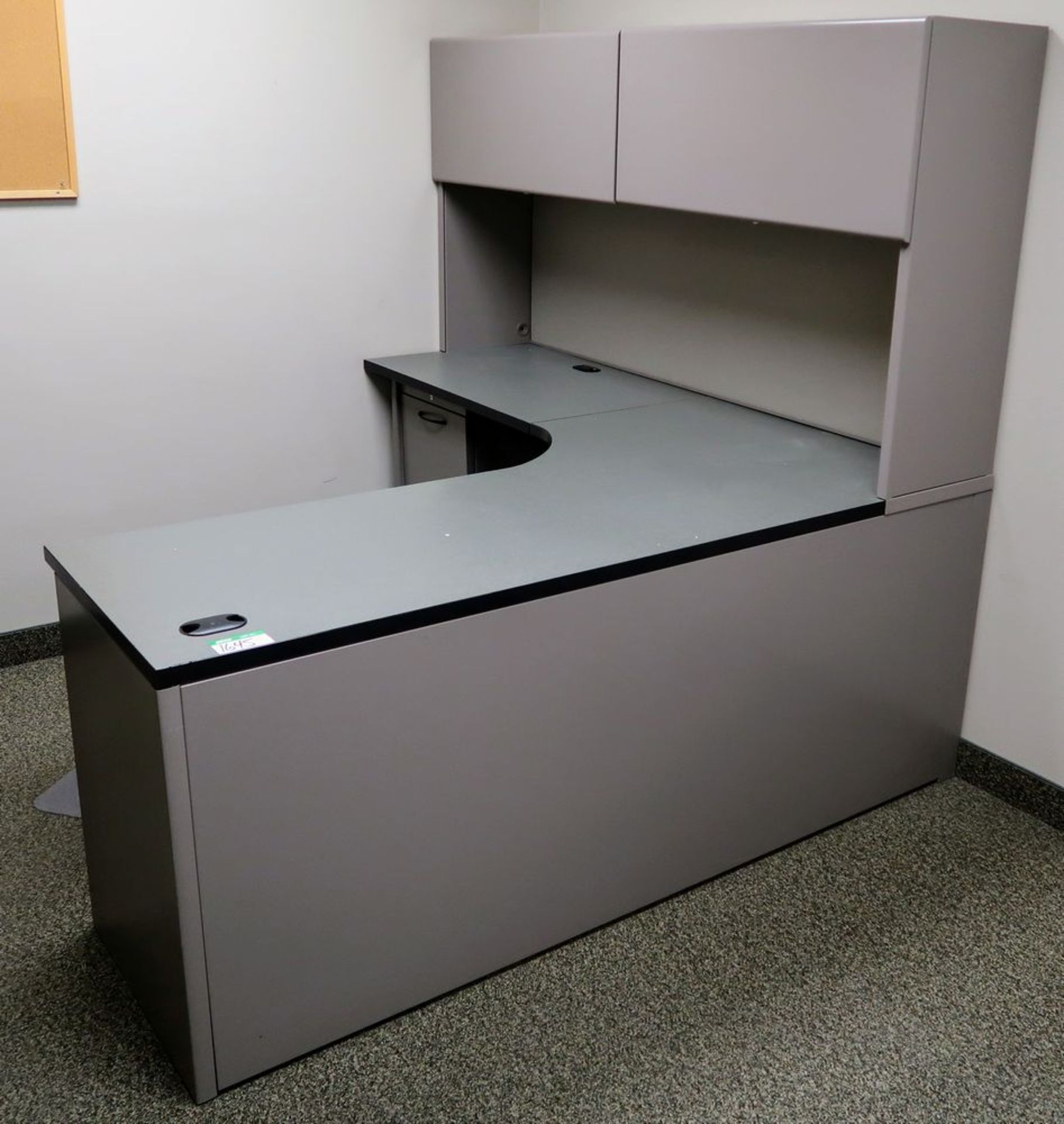 L-SHAPE DESK W/UPPER CABINET