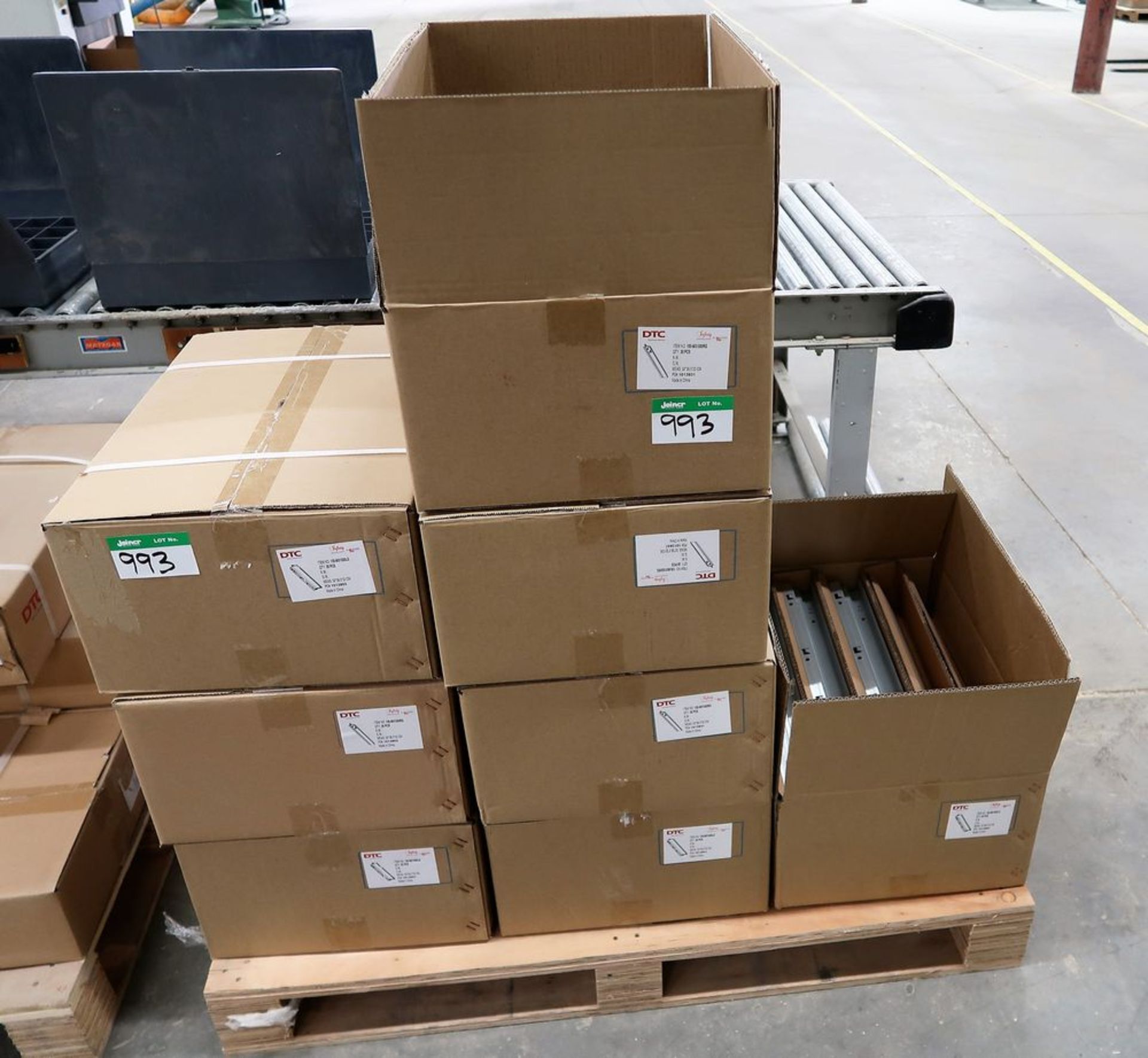 PALLET OF 8 BOXES (20 PCS.) OF DTC *52*36.5*22CM DRAWER SLIDES