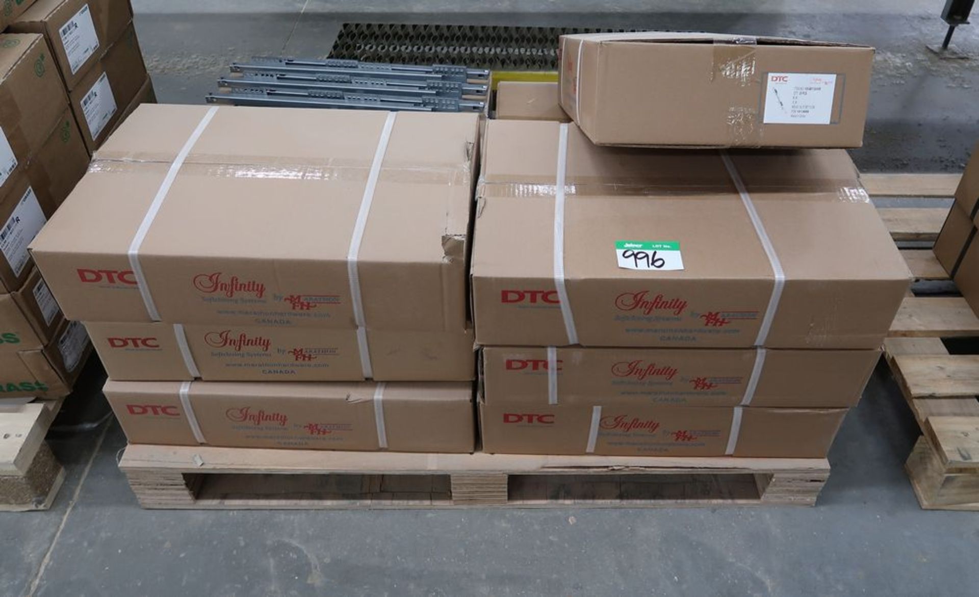 PALLET OF 11 BOXES (20 PCS.) OF DTC *55.5*36*CM DRAWER SLIDES