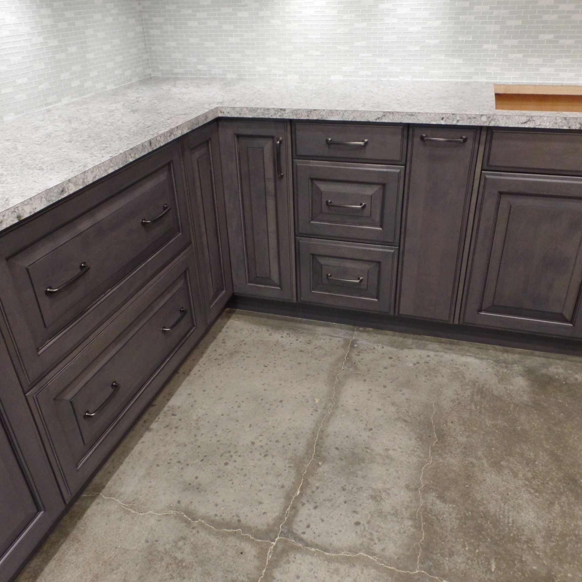 KITCHEN CABINET SET U-SHAPE, SOFT CLOSE DOORS - Image 6 of 9