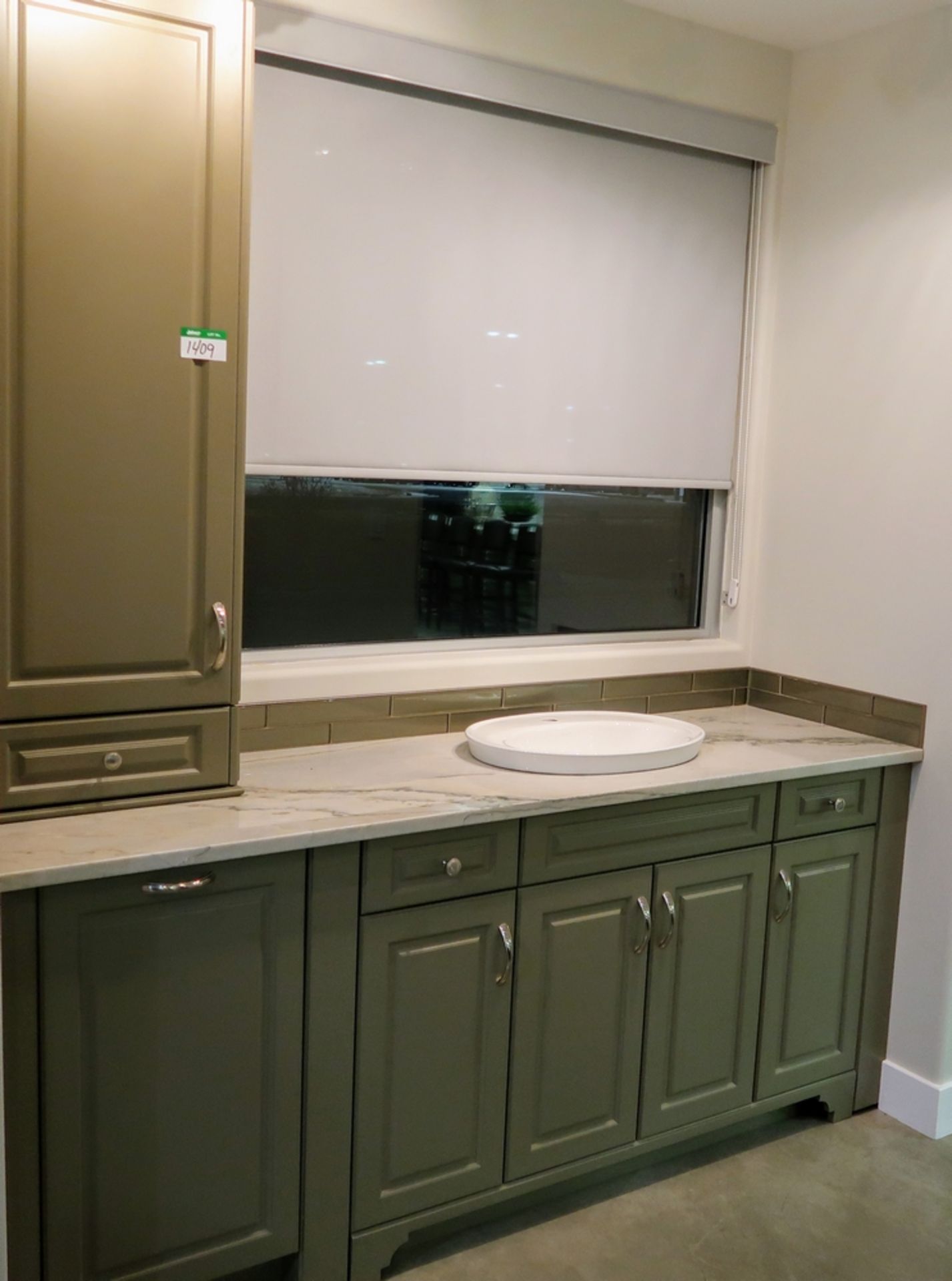 BATHROOM COUNTER CABINET W/SINK