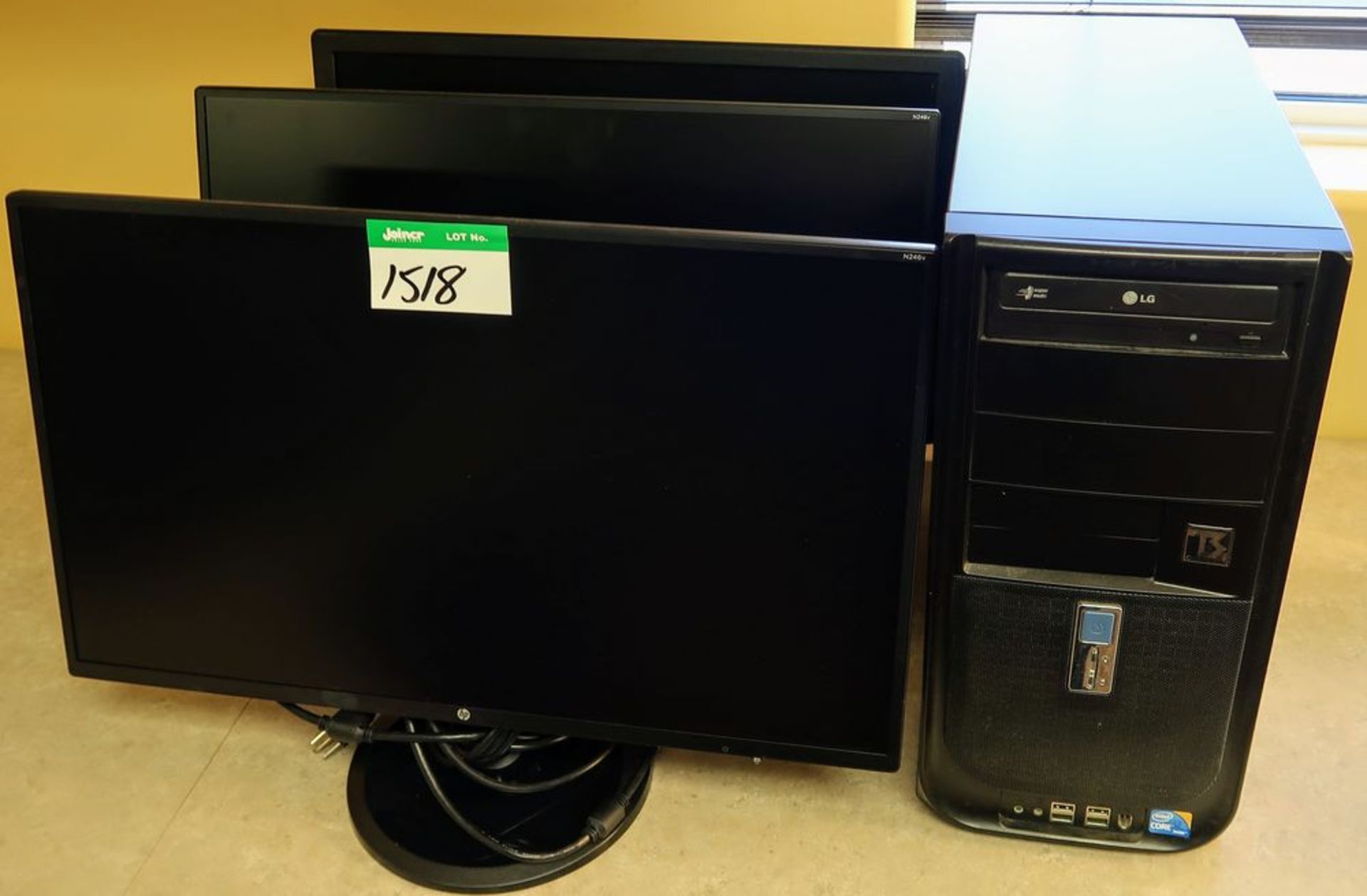 T&S DESKTOP COMPUTER W/3 HP MONITORS (NO HARD DRIVES)