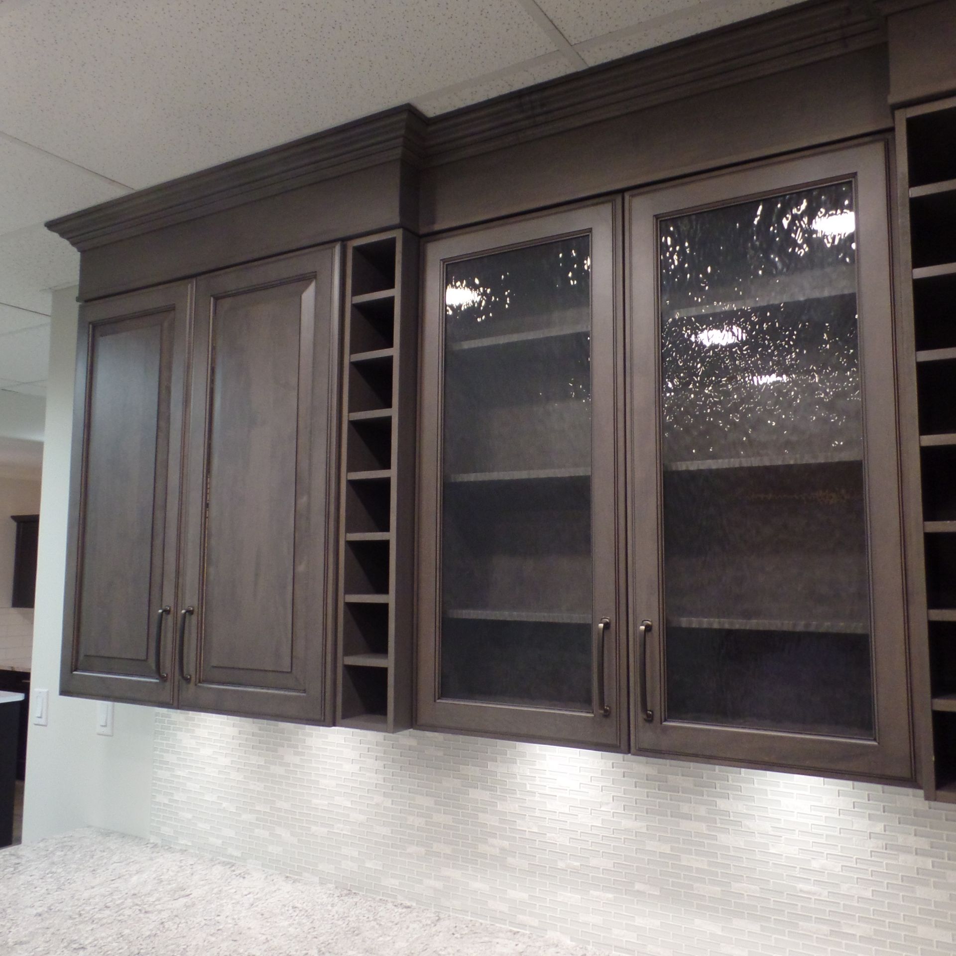 KITCHEN CABINET SET U-SHAPE, SOFT CLOSE DOORS - Image 4 of 9