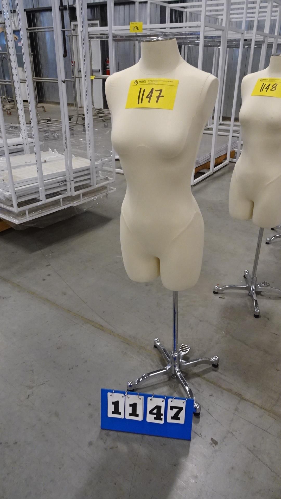 FEMALE MANNEQUIN BUST