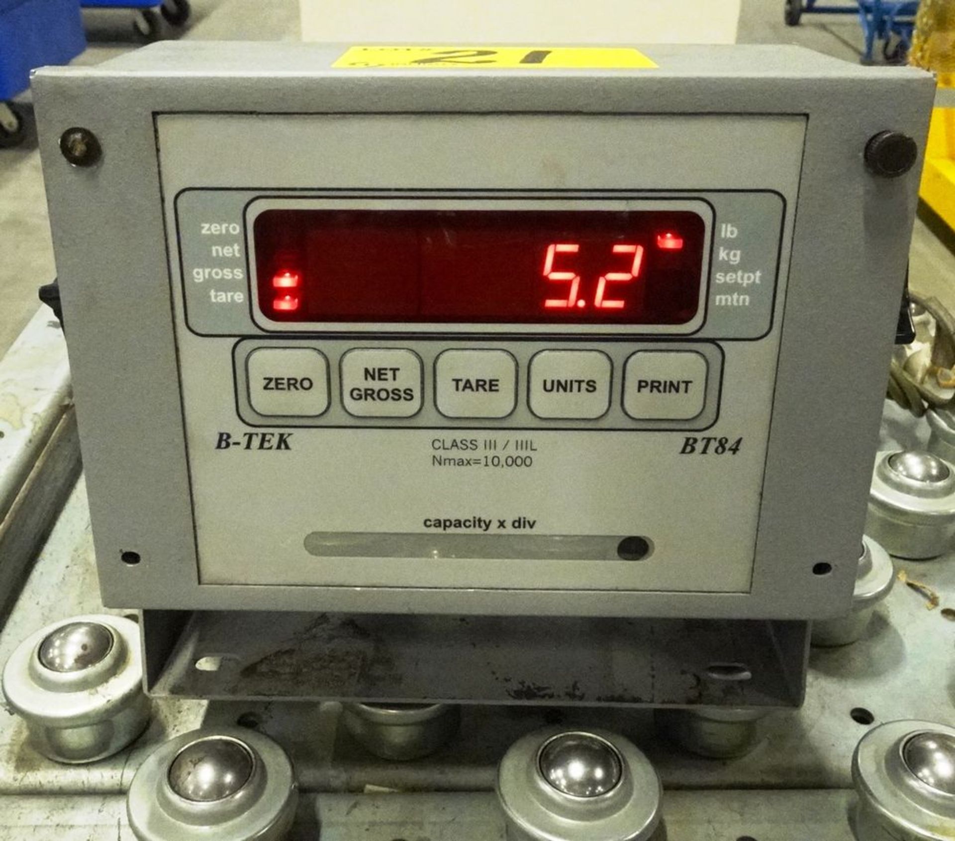 18" X 24" SCALE BASE C/W STAND & B-TEK MODEL TB84 DIGITAL READ-OUT WEIGHING INDICATOR, NMAX 10, - Image 3 of 4