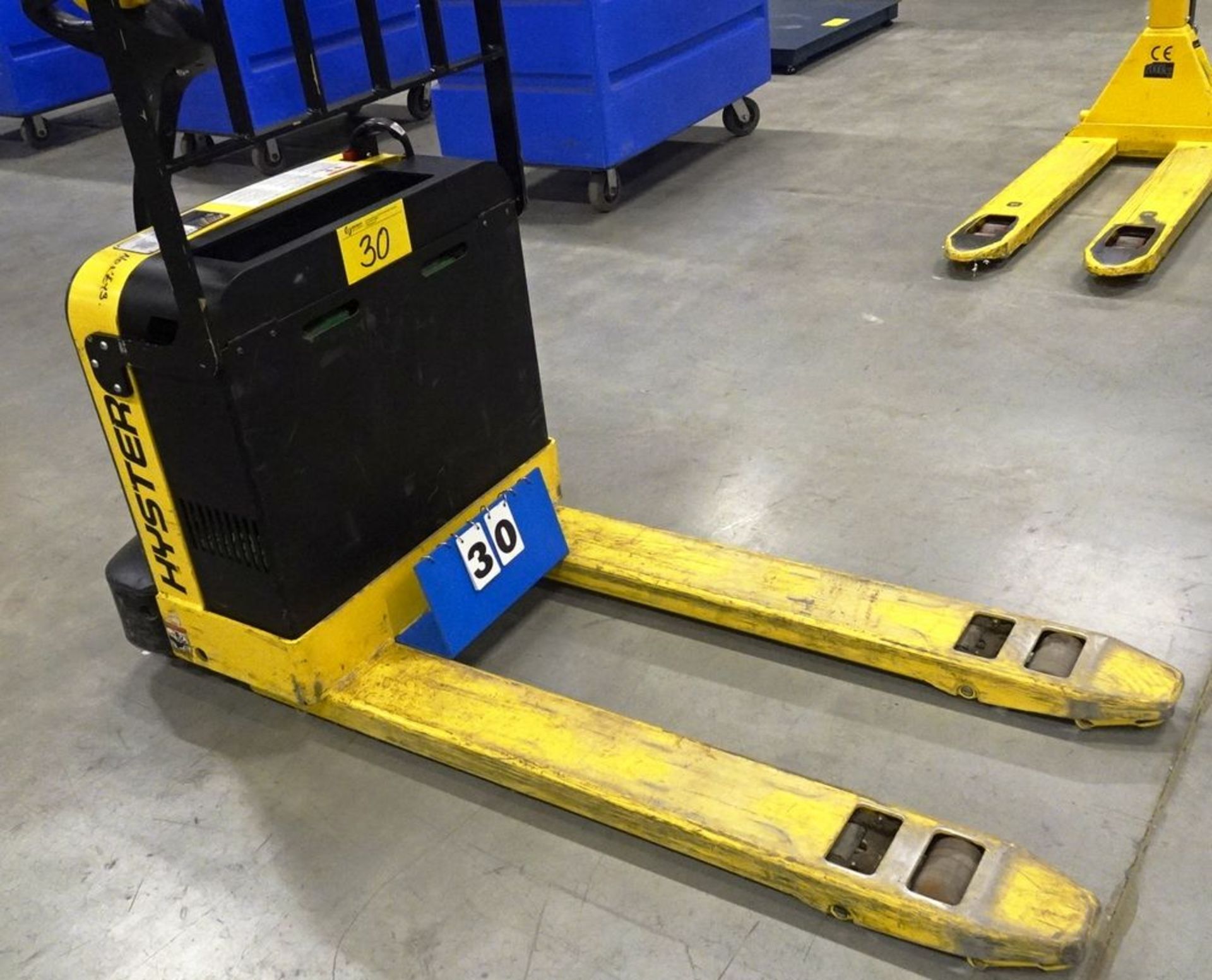 HYSTER W40Z ELECTRIC POWERED PALLET JACK, S/N B218N26469L, 4,000 LBS CAPACITY. (NOTE: NEEDS - Image 2 of 4