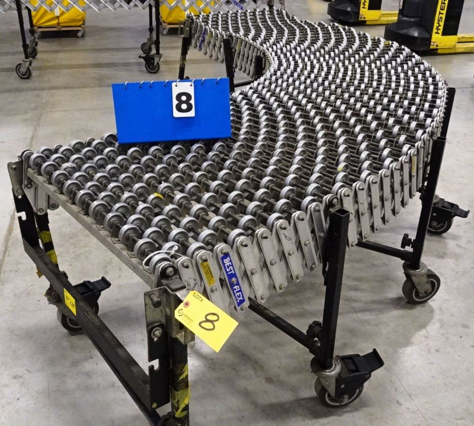 BEST FLEX 30" X 24' LONG EXPANDABLE PORTABLE ROLLER TOP CONVEYOR, ON CASTERS