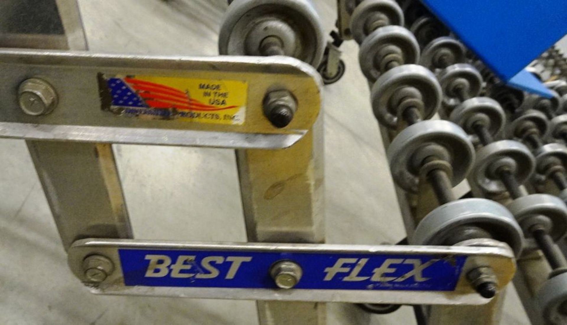 BEST FLEX 30" X 24' LONG EXPANDABLE PORTABLE ROLLER TOP CONVEYOR, ON CASTERS - Image 4 of 4