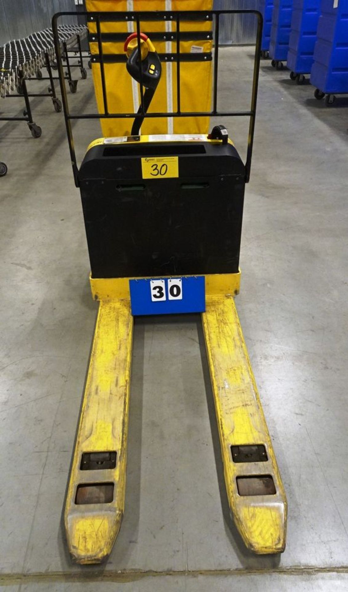 HYSTER W40Z ELECTRIC POWERED PALLET JACK, S/N B218N26469L, 4,000 LBS CAPACITY. (NOTE: NEEDS