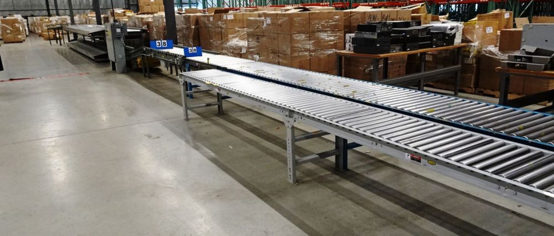 FOREVER 21 PACK LINE CP-1 CONSISTING OF: HYTROL 30" X 25' CORNER CONVEYOR, C/W E/MOTOR + REDUCER, (