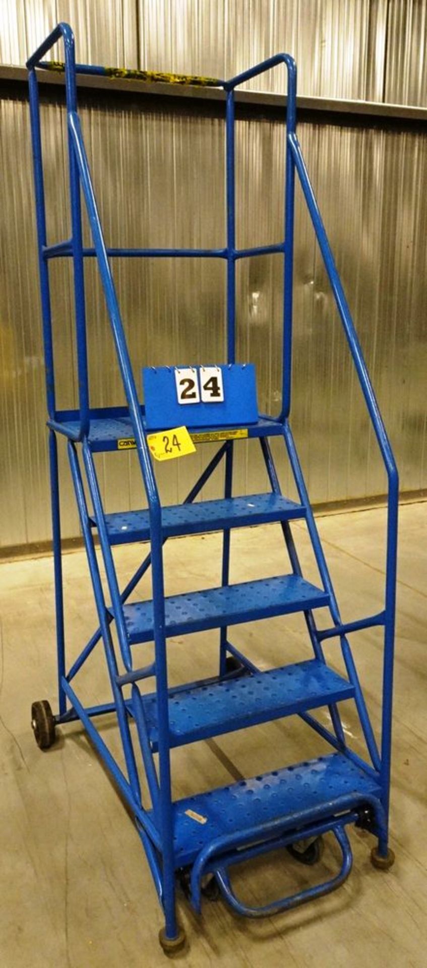 CANWAY FIVE STEP PORTABLE WAREHOUSE LADDER