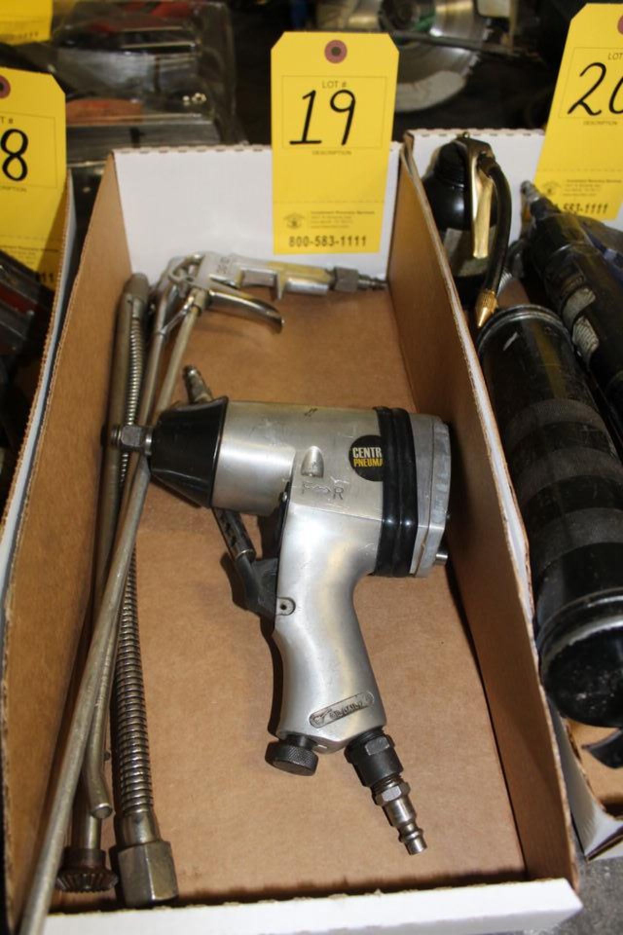 CONT OF BOX: ASST AIR TOOLS