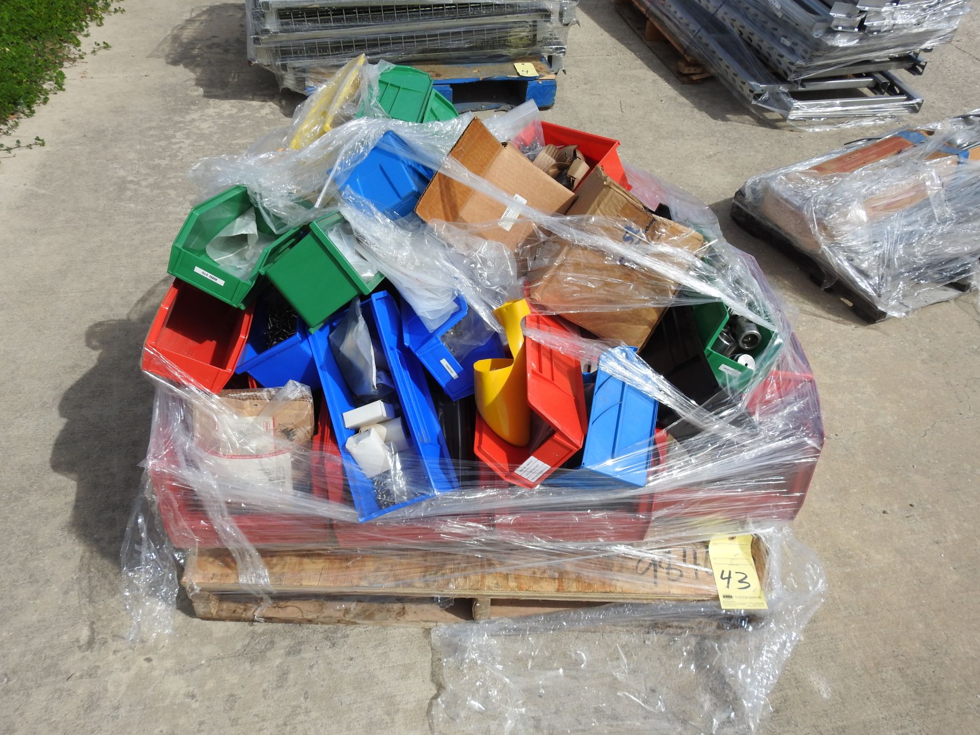 Lot of Valve Parts ** Located: 4402 Theiss Rd, Houston, TX 77338 **