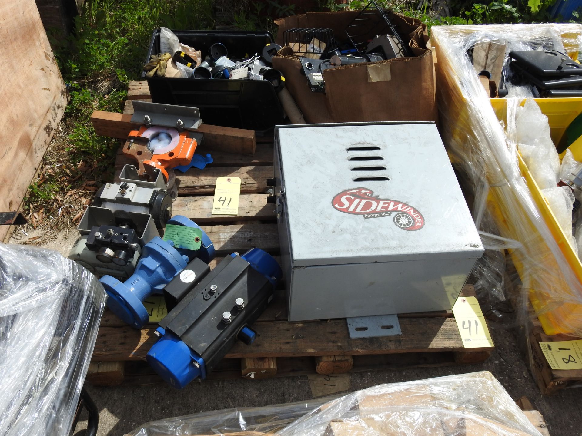 Lot of Valve Actuators w/ Valves and assorted Parts ** Located: 4402 Theiss Rd, Houston, TX