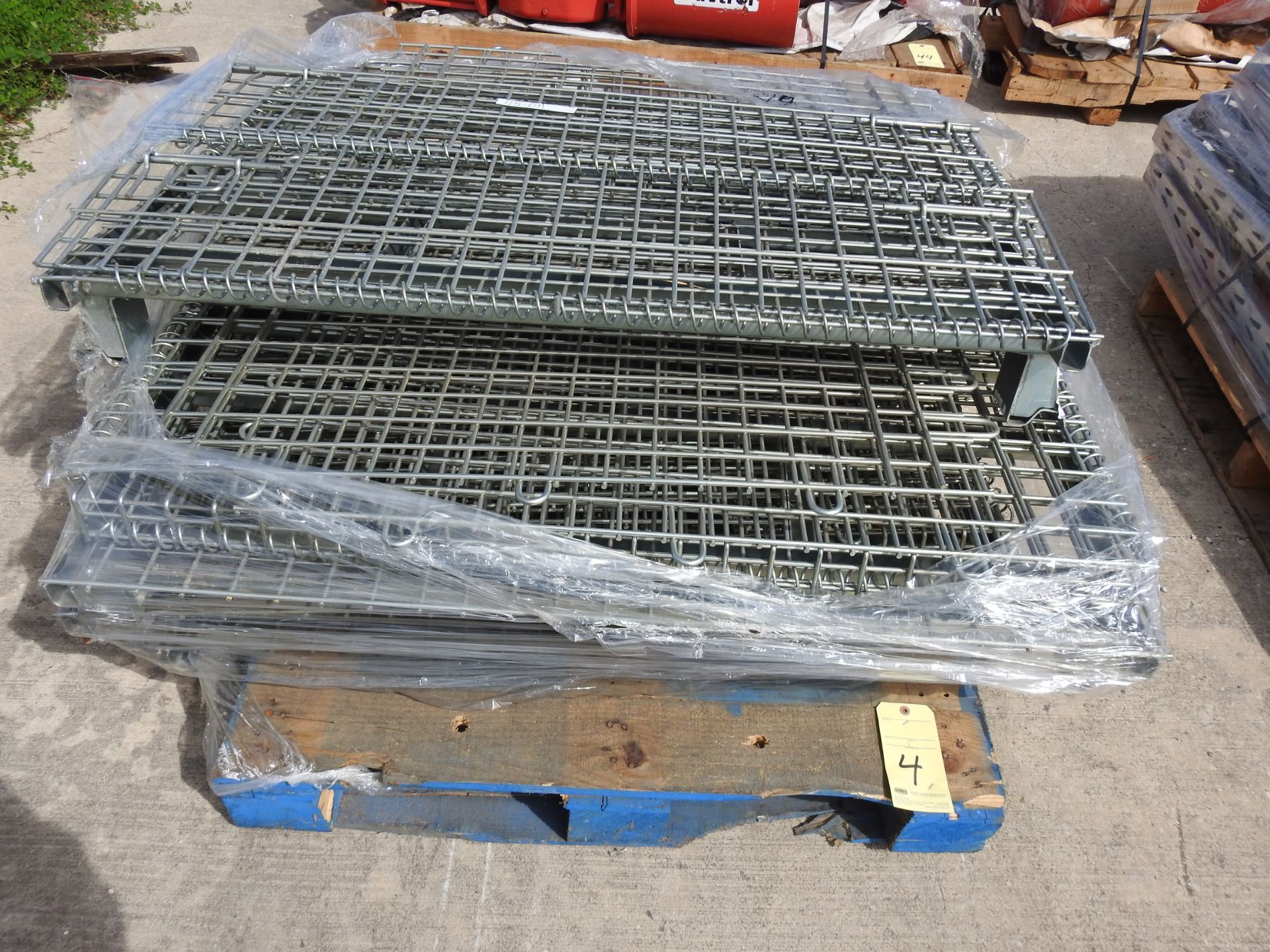 Lot of Wire baskets, 42” x 36” ** Located: 4402 Theiss Rd, Houston, TX 77338 **