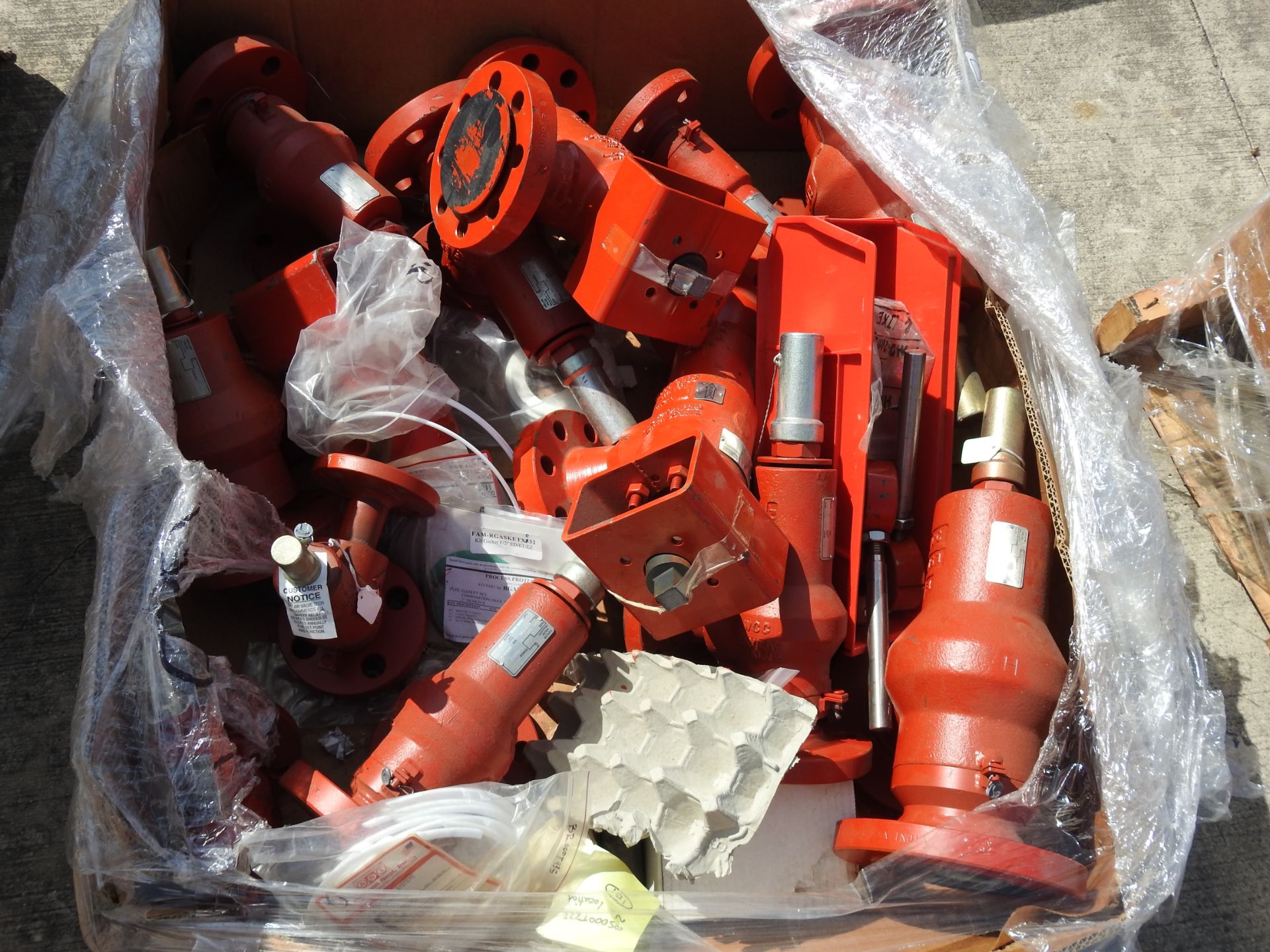 Lot of Relief Valves, Taylor, Mdls., T-8200-2, T-8200-1 ** Located: 4402 Theiss Rd, Houston, TX - Image 2 of 4