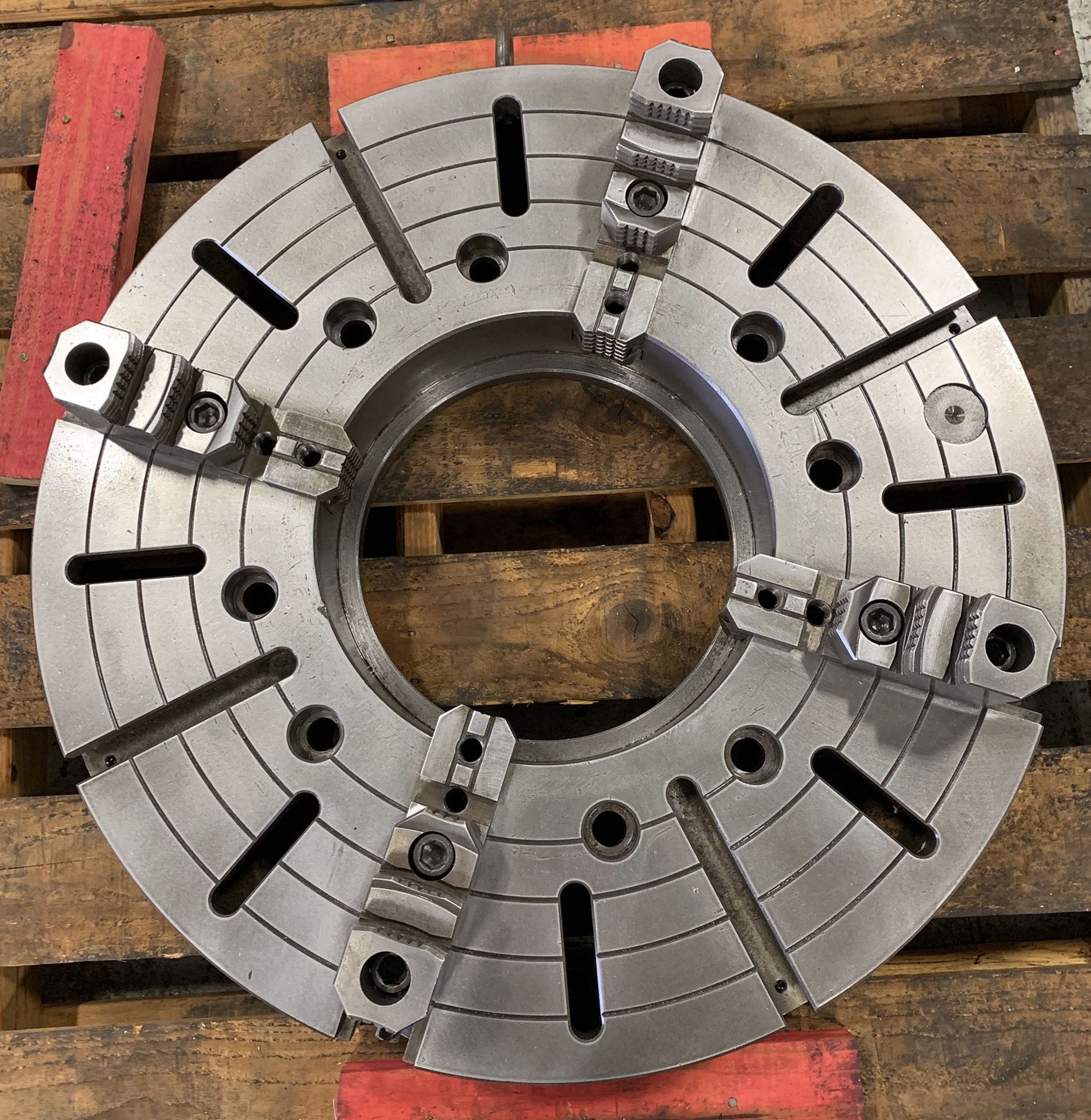 32" 4 Jaw Chuck w/ 14" Hole