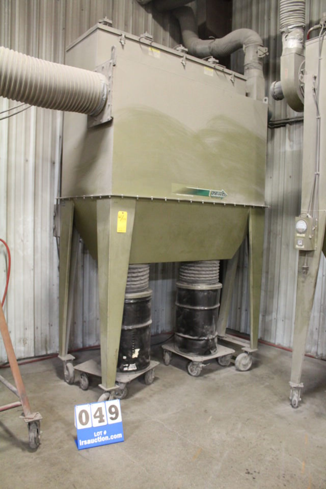 ZERO BNPA200-0 SAND BLASTER W/ ZERO SAND BLASTING POT W/ CLEMCO 4PH-4L DUST COLLECTOR - Image 4 of 4