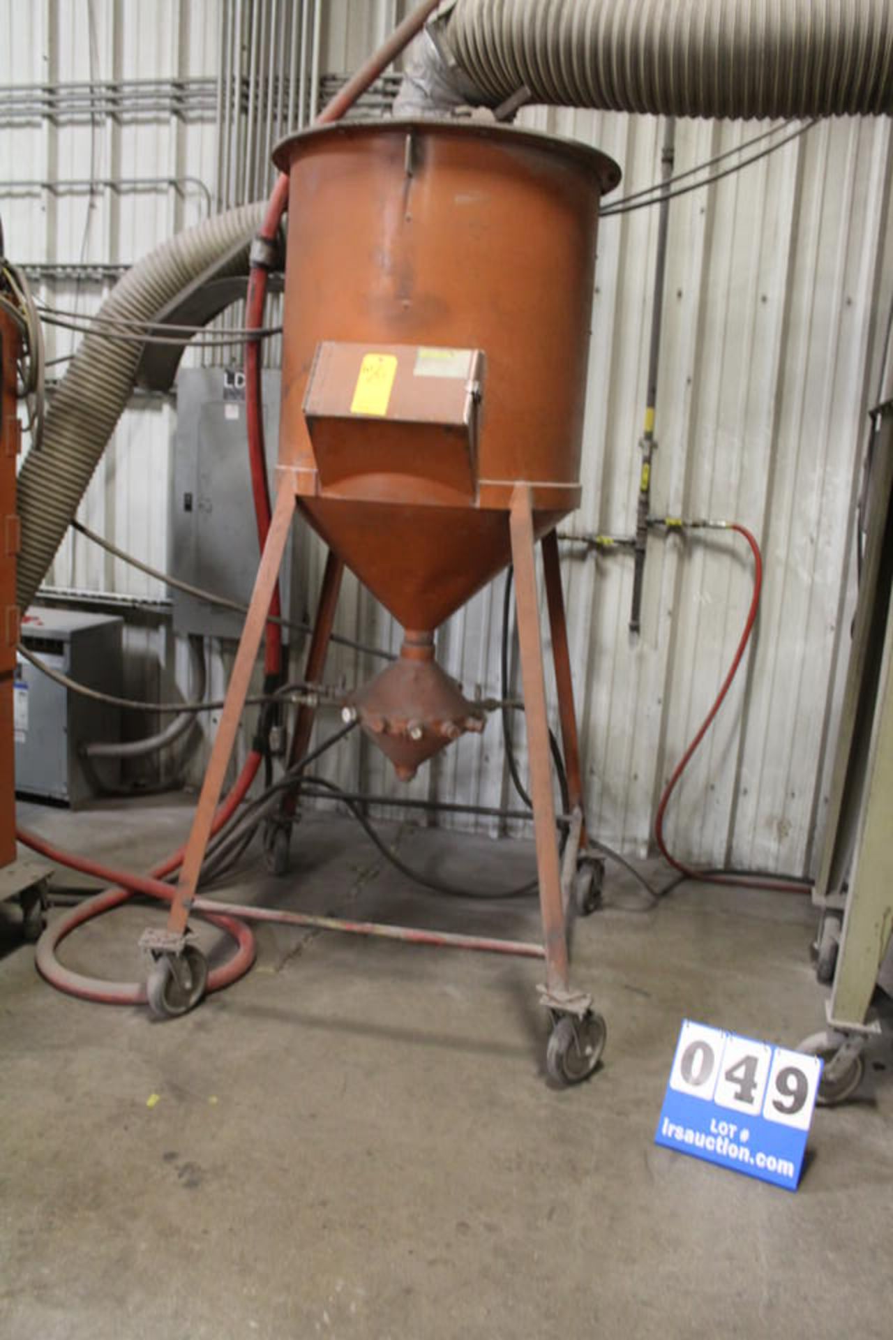 ZERO BNPA200-0 SAND BLASTER W/ ZERO SAND BLASTING POT W/ CLEMCO 4PH-4L DUST COLLECTOR - Image 3 of 4