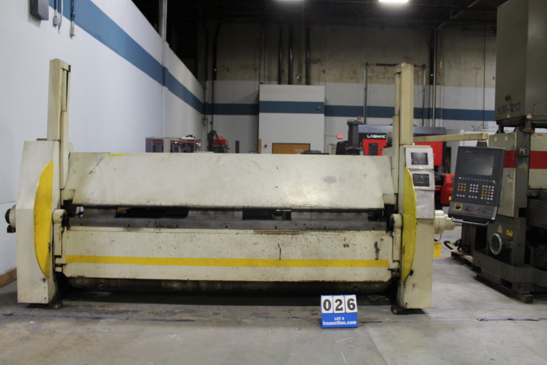 REINHARDT MACHINENBAU GMBH PRESS BRAKE, 126" BETWEEN CENTERS, W/ BACKGAUGE, SYSTEM 9000-2 CTRL