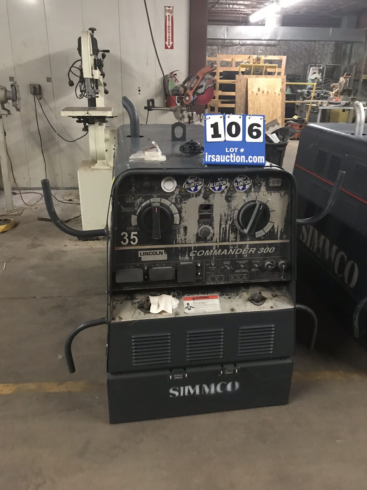 Lincoln Commander 300 Diesel Welder, 5 Range: 30-300 Amps, Fuel Cap: 25 Gallons, LOCATION: 3421 N - Image 2 of 2