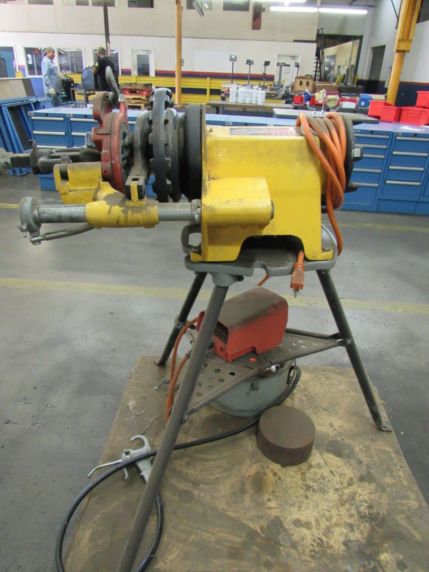 Steel Dragon SDT-300 Pipe Threading Machine - Image 3 of 7