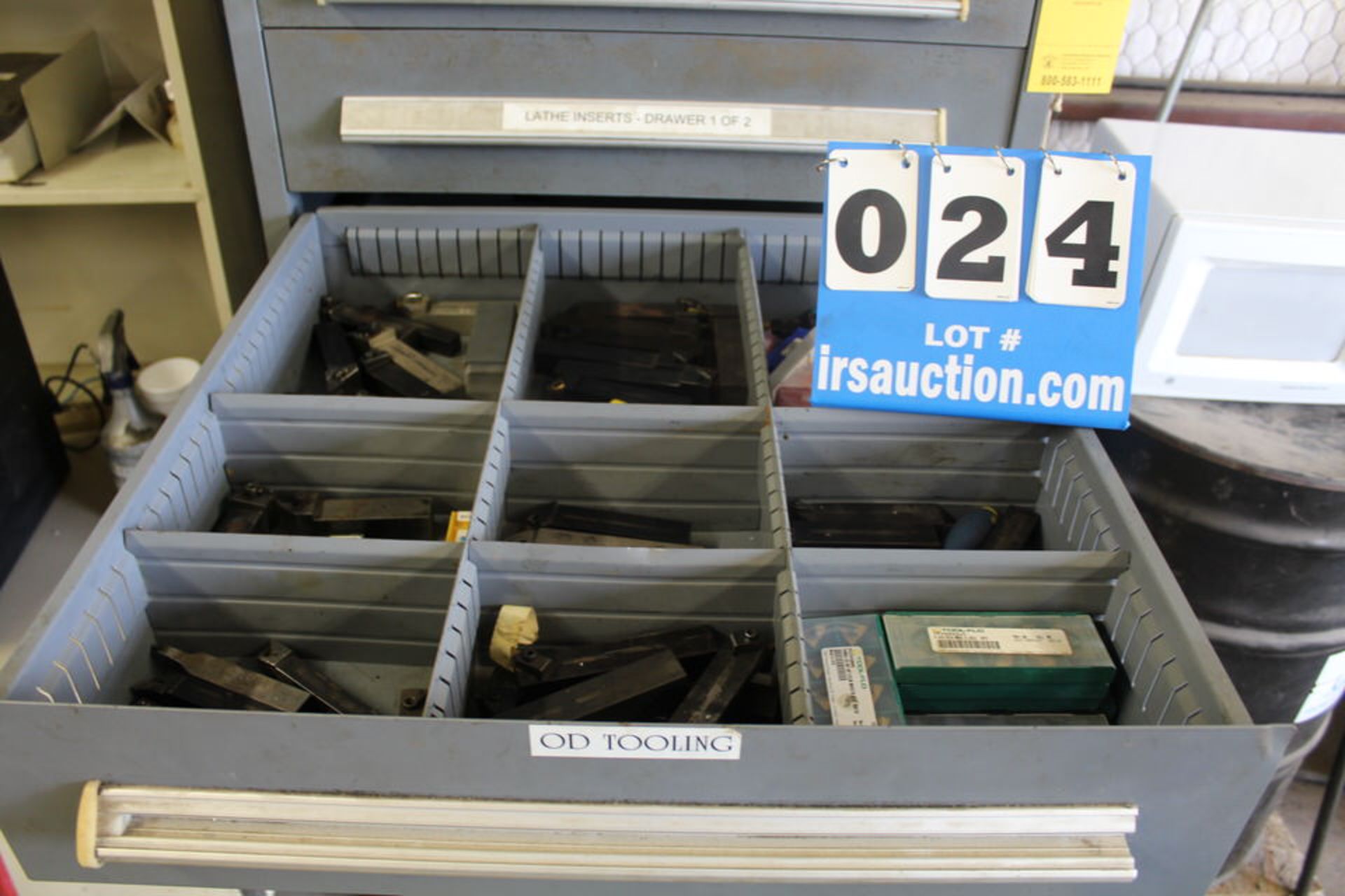 LYON 9 DRAWER HD TOOL CABINET W/ CONT: LATHE INSERTS, TOOL BARS, ASST LATHE TOOLING - Image 4 of 7