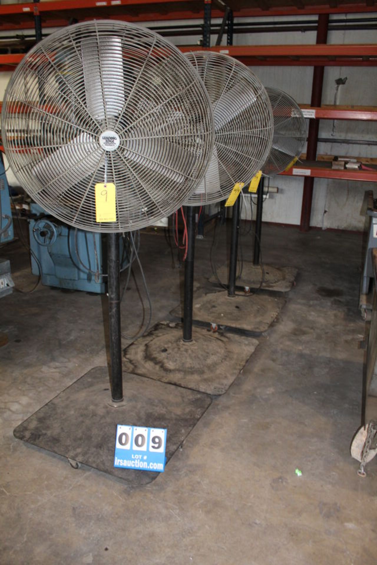 32" PEDESTAL FANS