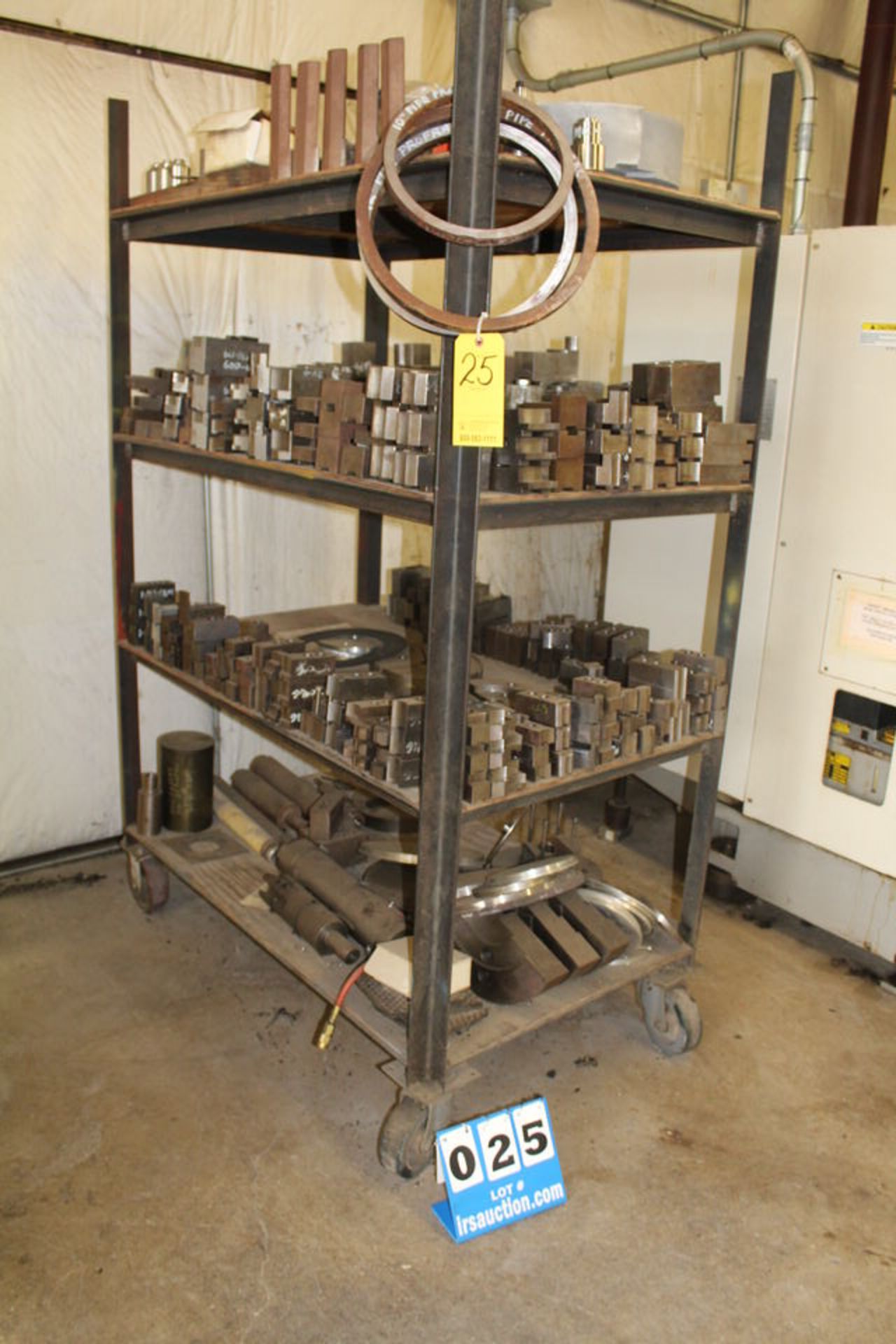 PORTABLE HD STORAGE RACK W/ CONTS: HARDJAWS