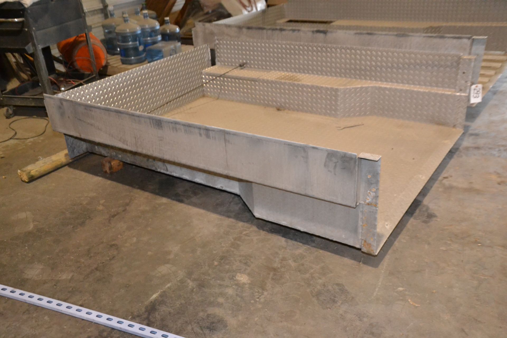 TRUCK ALUMINIUM BED LINER, FITS 2012 FORD SHORT BED F-150 (LOCATION: 2622 Martinville Dr, Houston TX