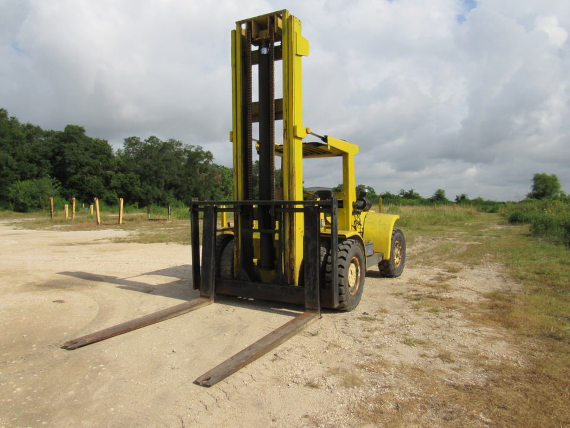 30,000 lb. Hyster Model H300 Rough Terrain Forklift, diesel engine, pneumatic tires (approx. 35% - Image 4 of 7