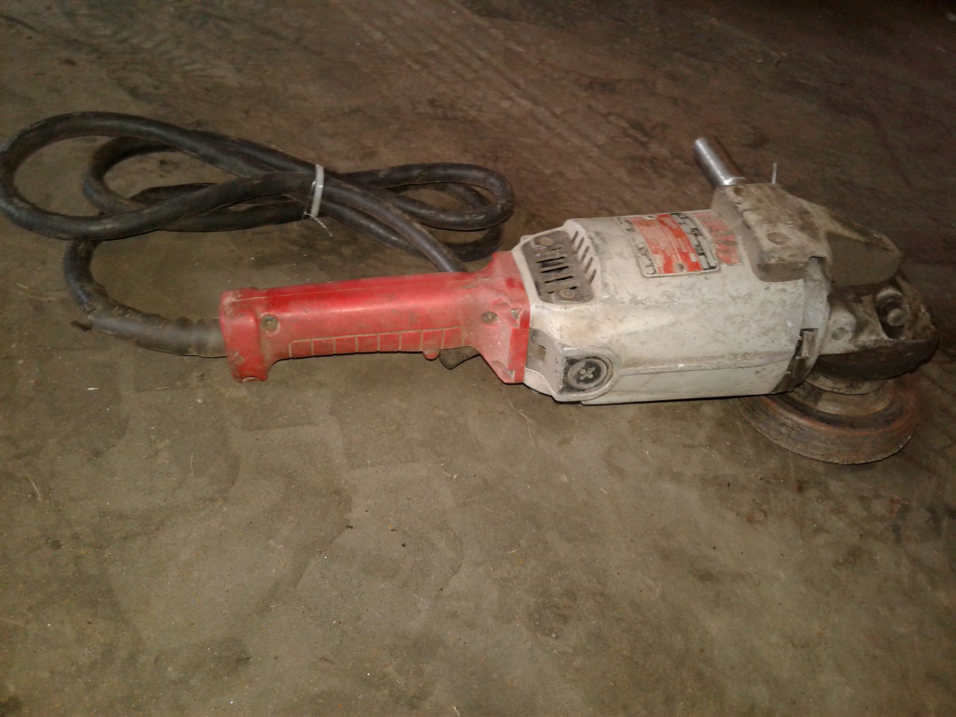 RIGHT ANGLE GRINDER, 7’ 1/4” MILWAUKEE (LOCATION: 2622 Martinville Dr, Houston TX 77017) - Image 3 of 4