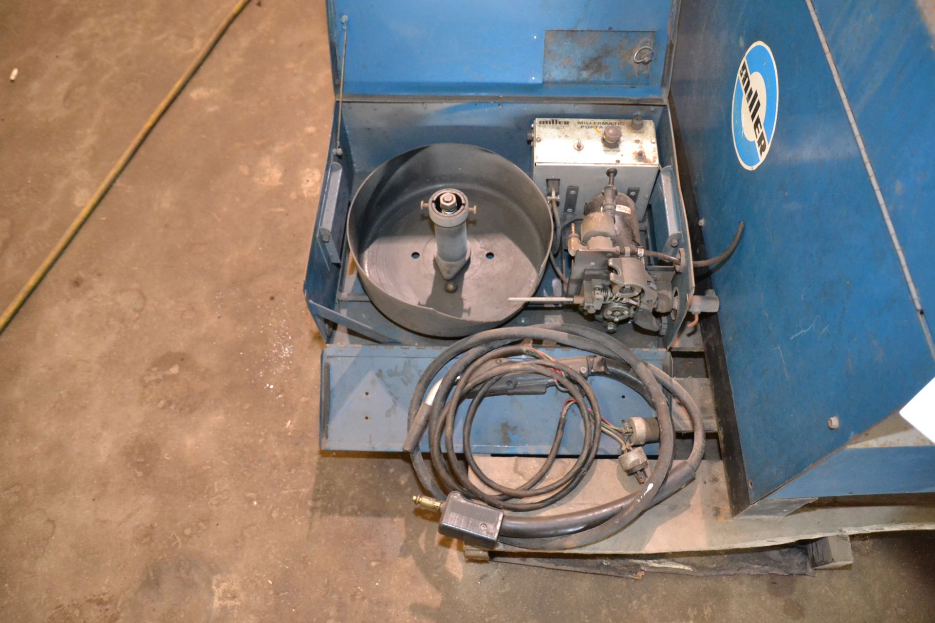 WELDING MACHINE, MILLER, MDL- CP 250TS, 25 D AMP S/N JA372978 AND WIRE FEEDER MILLERMATIC (NEEDS - Image 2 of 2