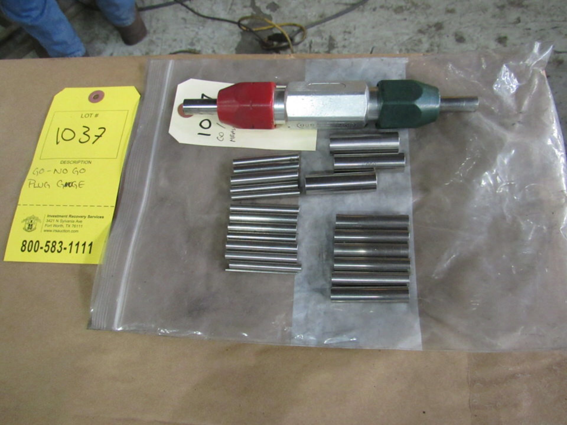 Go / No Go Cylindrical Plug Gauge, 0.251 - 0.500, with assorted gauge pins (LOCATION: 3603 Melva