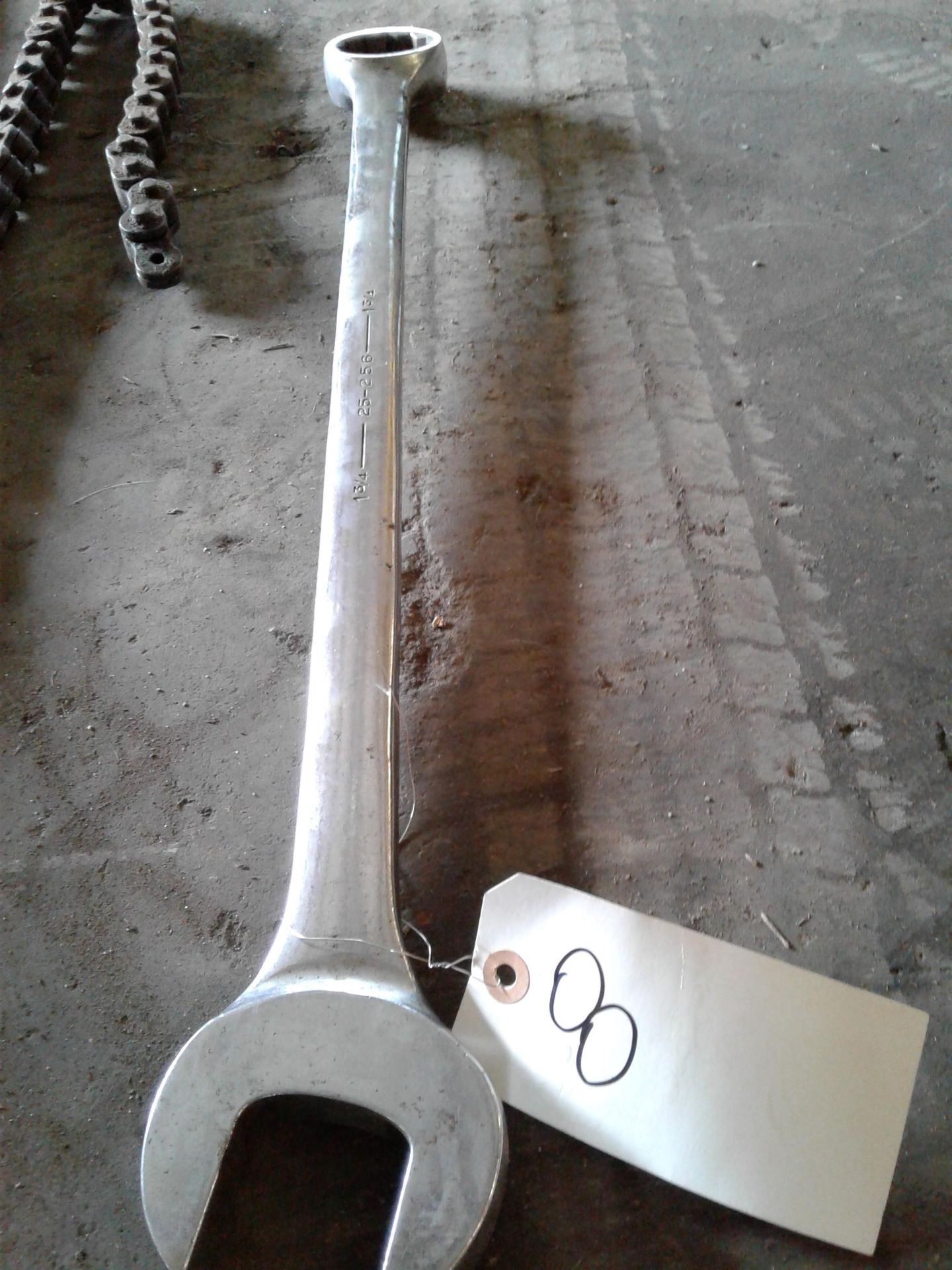 LOT (1) 36 INCH PIPE WRENCH, (1) 1-3/4” COMBINATION WRENCH, (2) PIPE CHAIN WRENCH (LOCATION: 2622 - Image 2 of 4