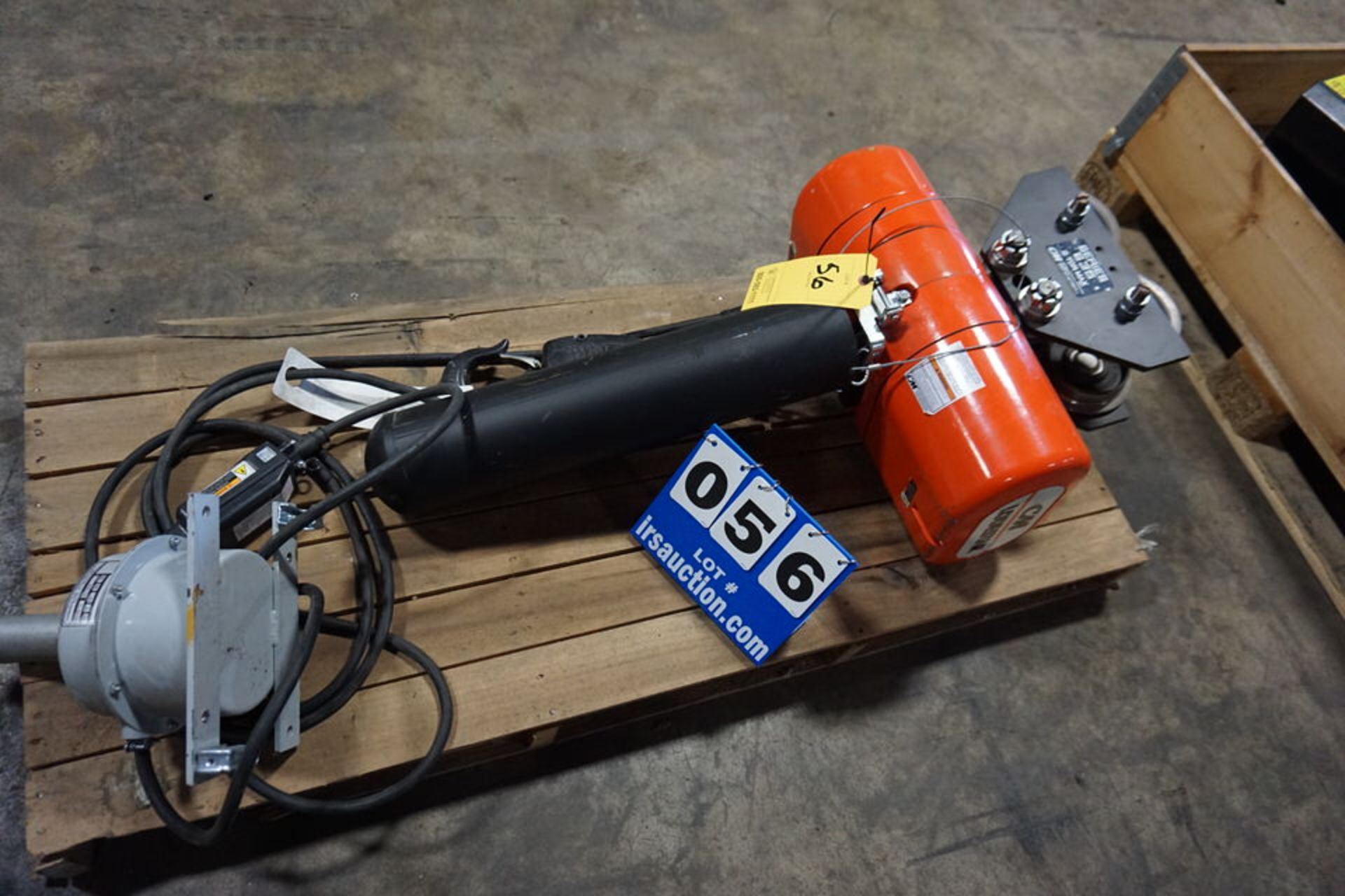 CM LOADMASTER 2 TON CHAIN HOIST W/ PENDANT CTRL & TROLLEY (Location: 903 Blue Starr, Claremore, OK