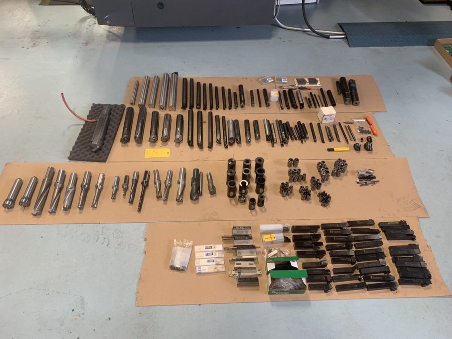 Lot of Tooling, inc. Kennametal O.D. Tools, Kennametal I.D. Tools, Collet Set, and Kennametal