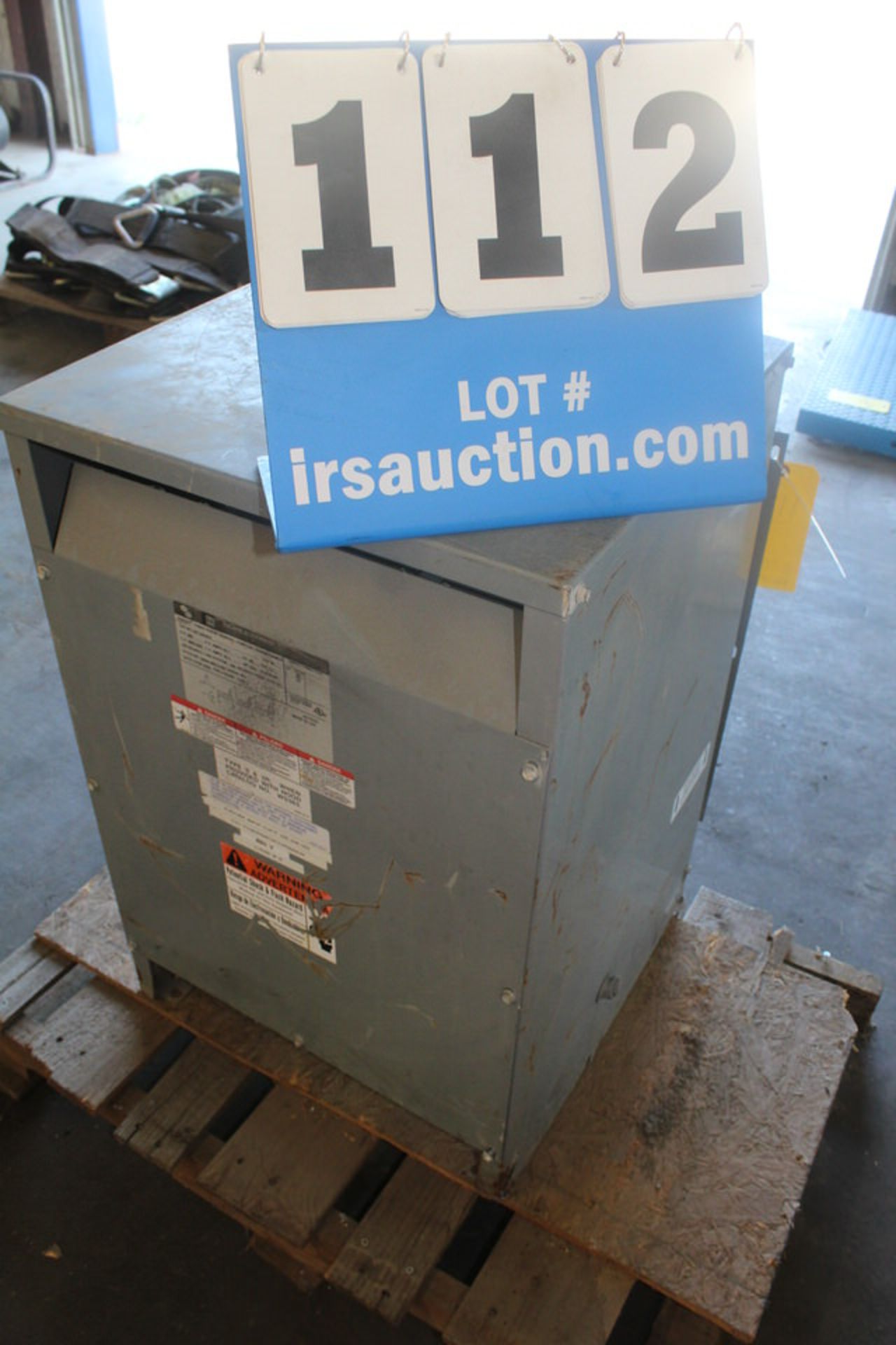 SQUARE DEE TRANSFORMER, 460-26 5 34 KVA