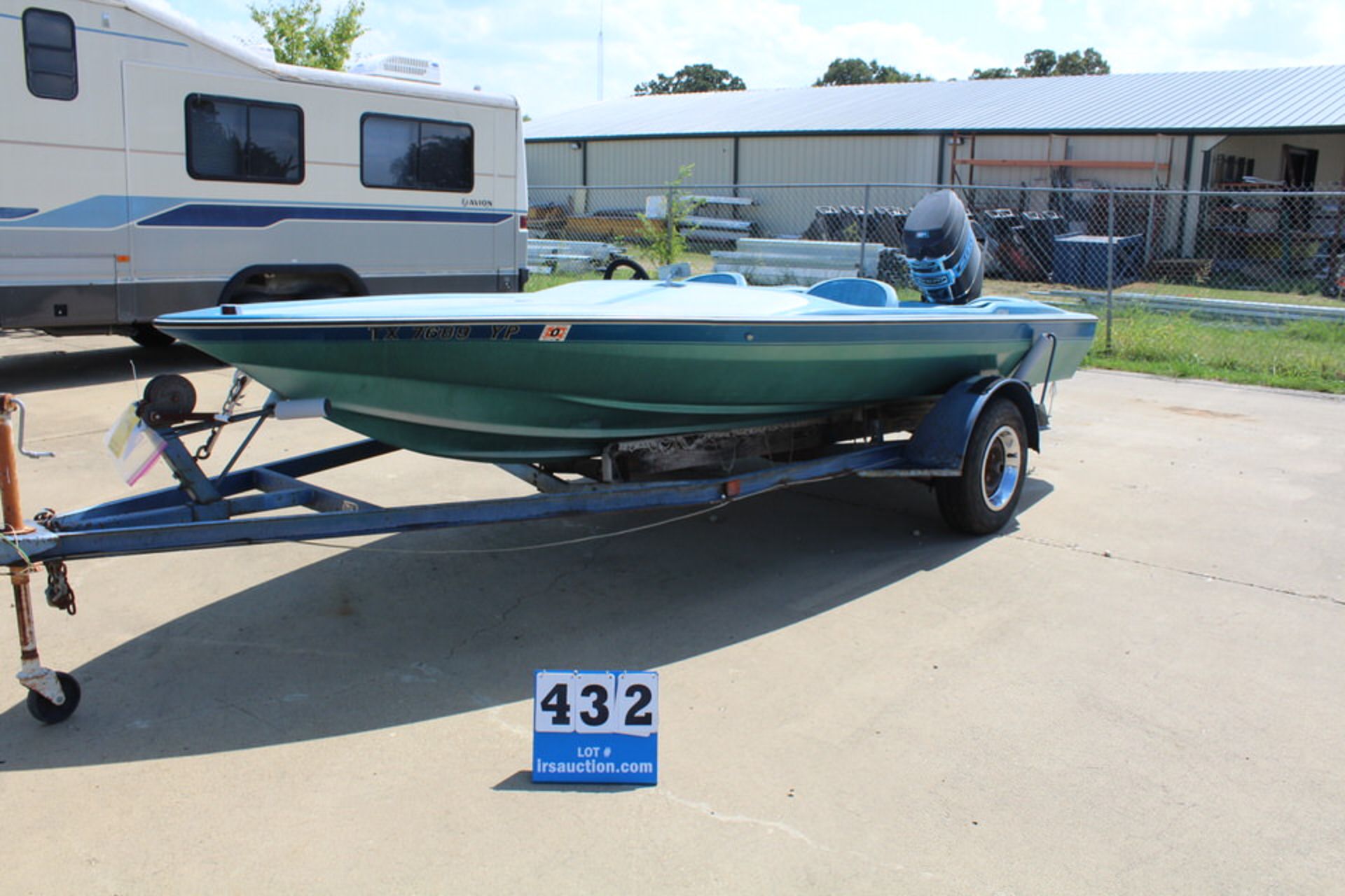 KONA 16' SKI BOAT W/ MERCURY 115HP MOTOR W/ TRAILER