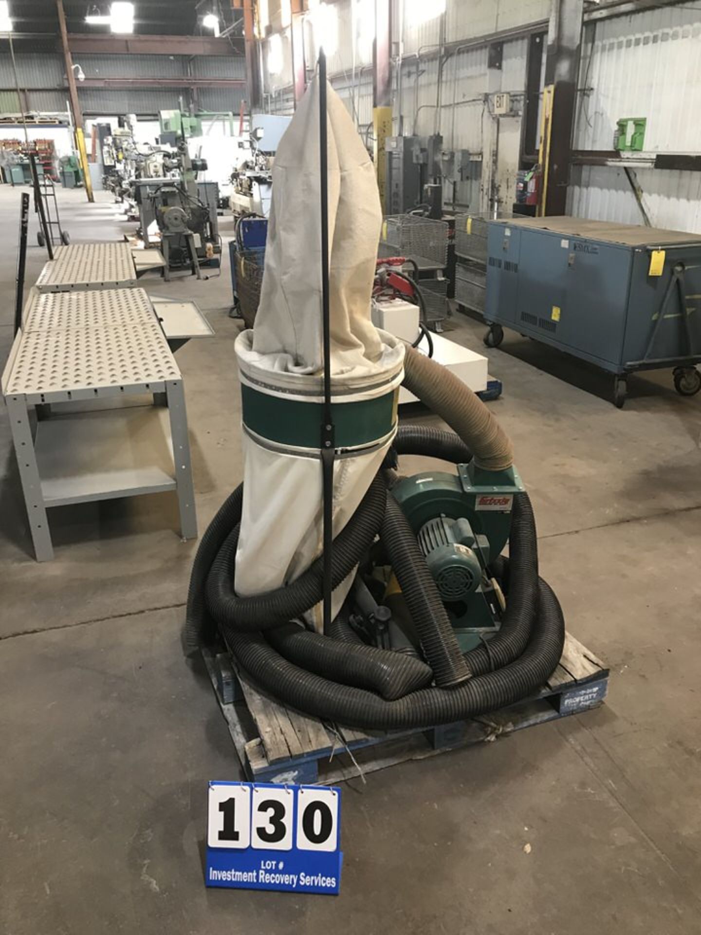 Grizzly Industrial Shop Vacuum (LOCATION: 3421 N SYLVANIA, FT WORTH, TX, 76111)