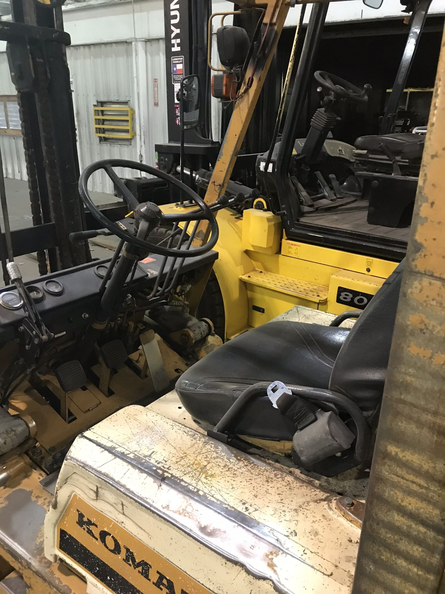 KOMATSU FG35S FORKLIFT, (LOCATION: 3421 N SYLVANIA, FT WORTH, TX, 76111) - Image 3 of 4