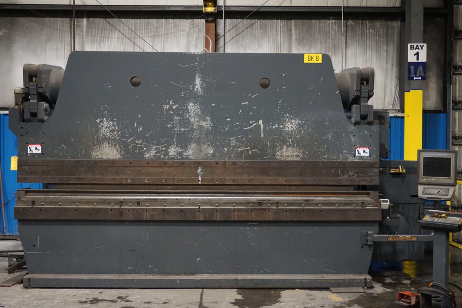 (2005) 14' X 250 TON ACCURPRESS HYDRAULIC CNC PRESS BRAKE