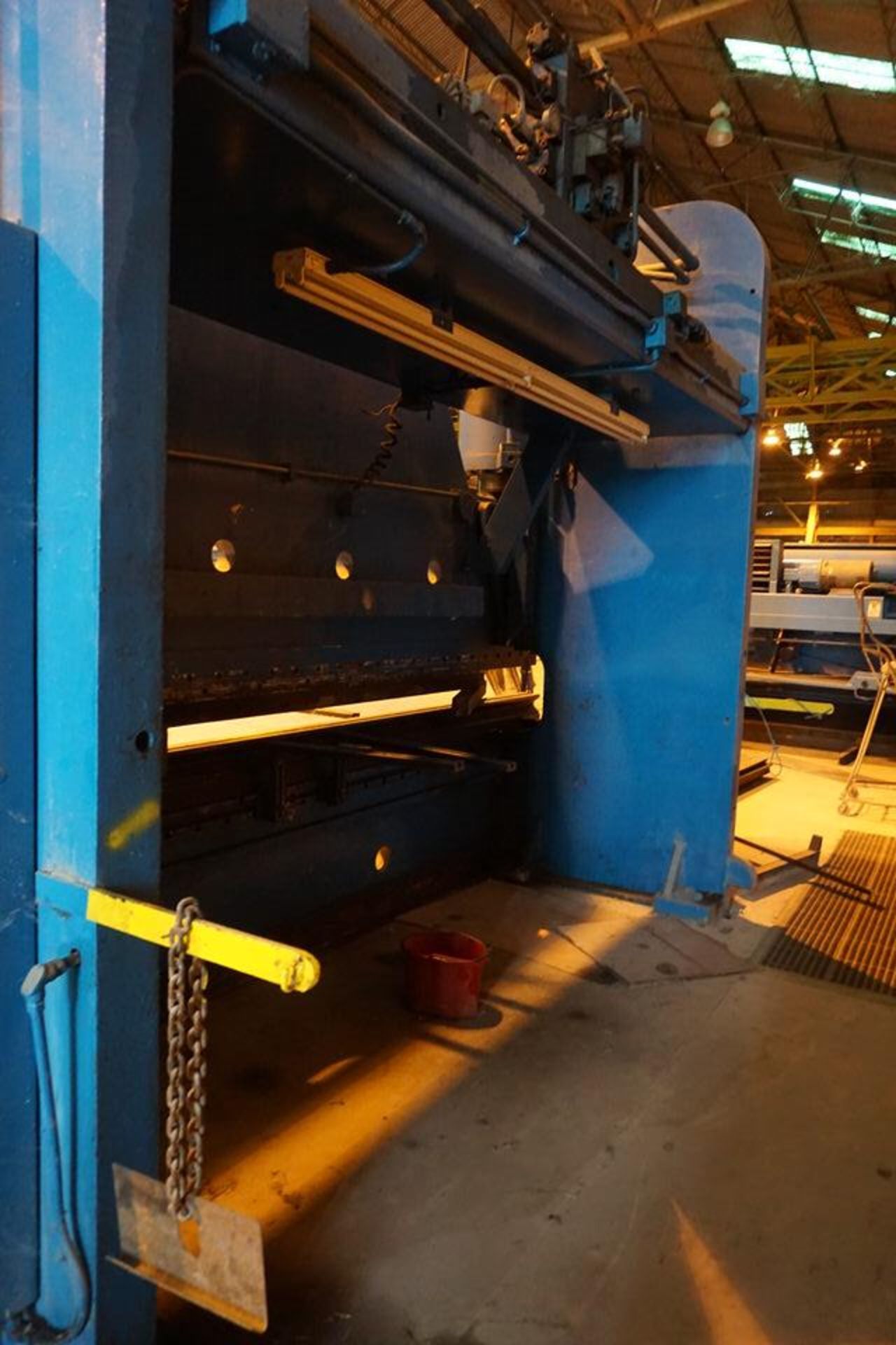 500 TON X 14' CINCINNATI HYDRAULIC PRESS BRAKE, LOCATION: 2400 NE 36TH STREET, FORT WORTH, TX 76111 - Image 5 of 9