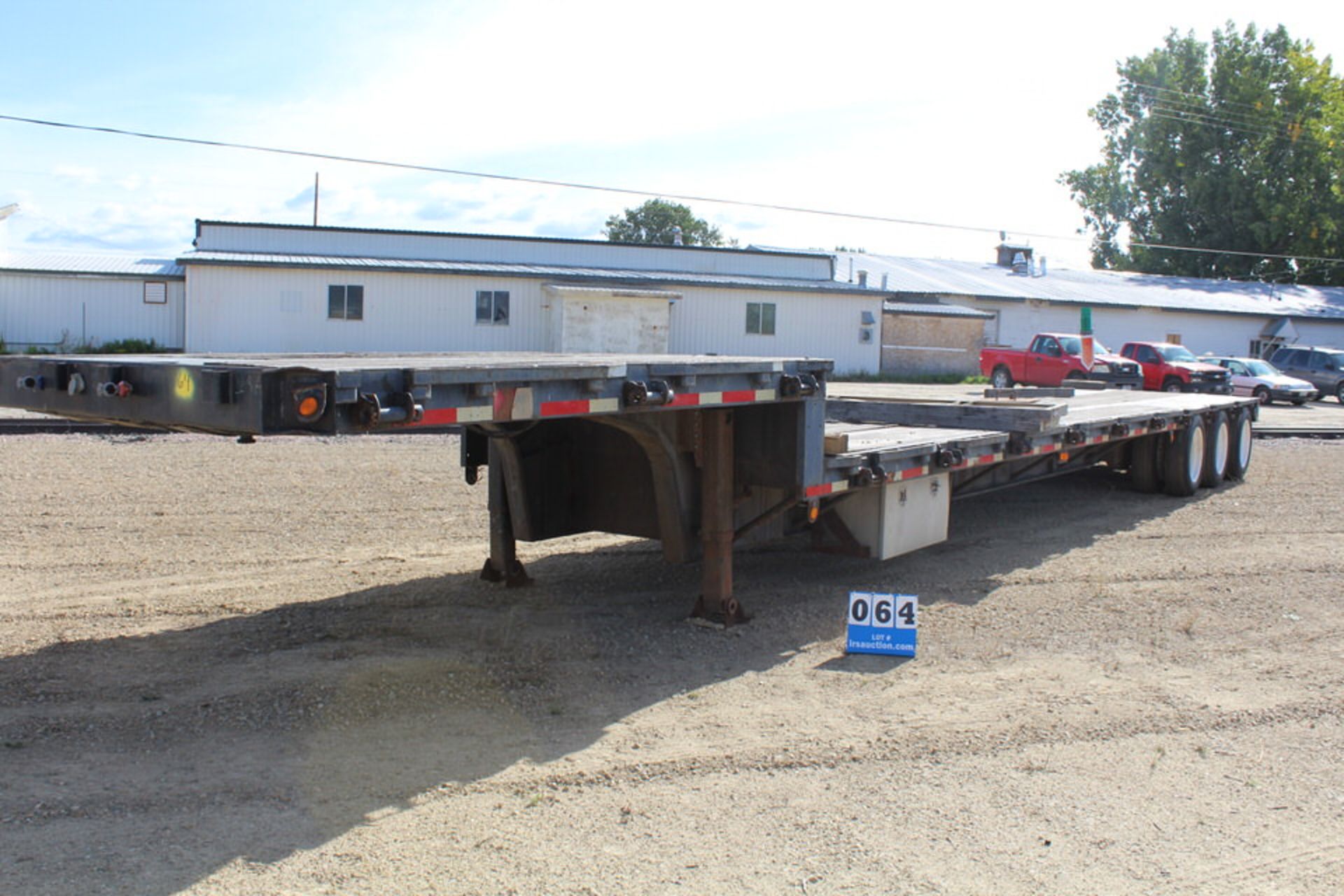 1985 GREAT DANE 48' DROP DECK TRAILER, TRIPLE AXEL (LOCATION: 4081 EASTSIDE HWY, STEVENSVILLE, MT,