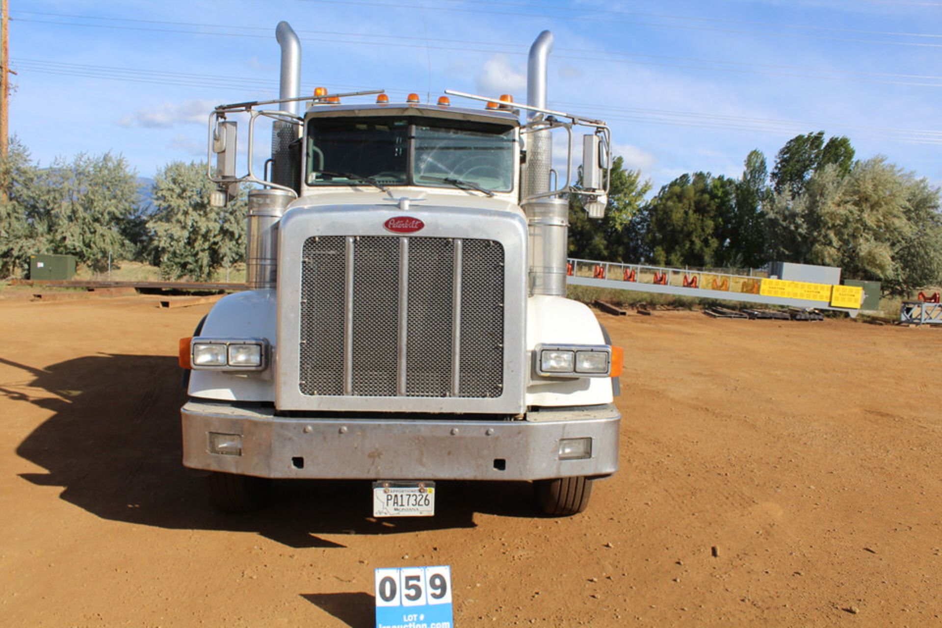 2009 PETERBILT 367 TRI-AXEL TRACTOR W/ DROP AXEL, SLEEPER CAB, CUMMINGS SX525 DIESEL ENGINE, EATON - Image 2 of 7