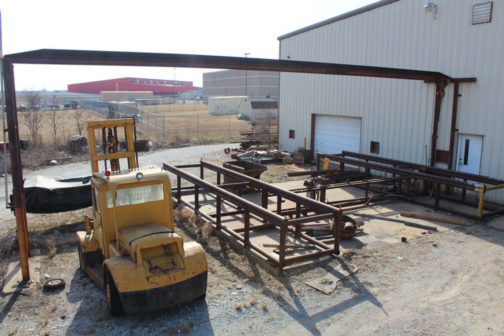 AIR OPERATED LIFTING RACK FOR PIPE