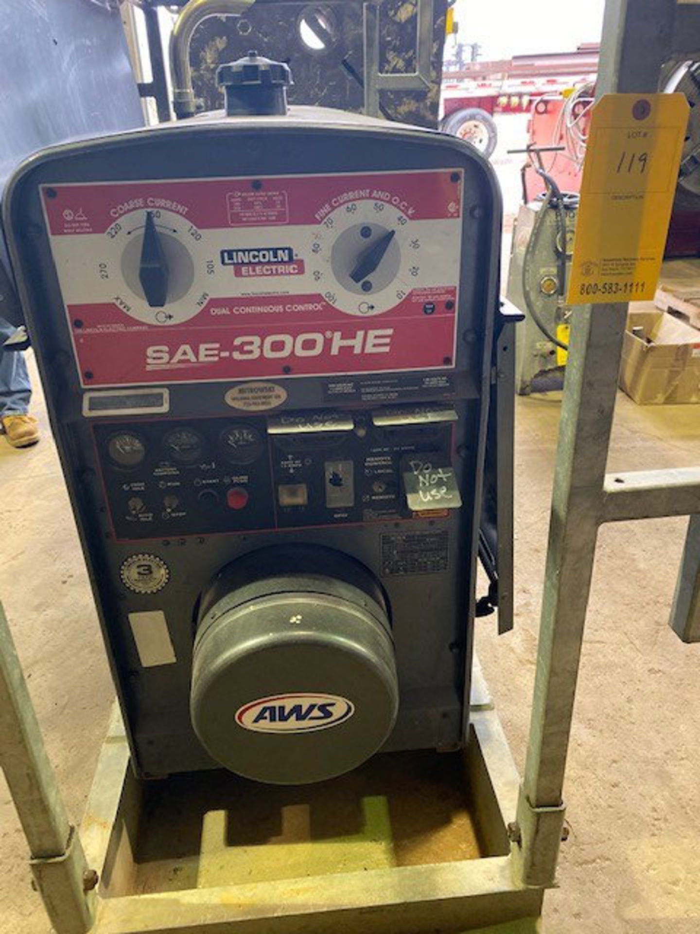 Lincoln SAE-300HE Diesel Powered Welder, new 2013, on skid, rated output: 25A/30V at 100%, 300A/ - Image 4 of 7