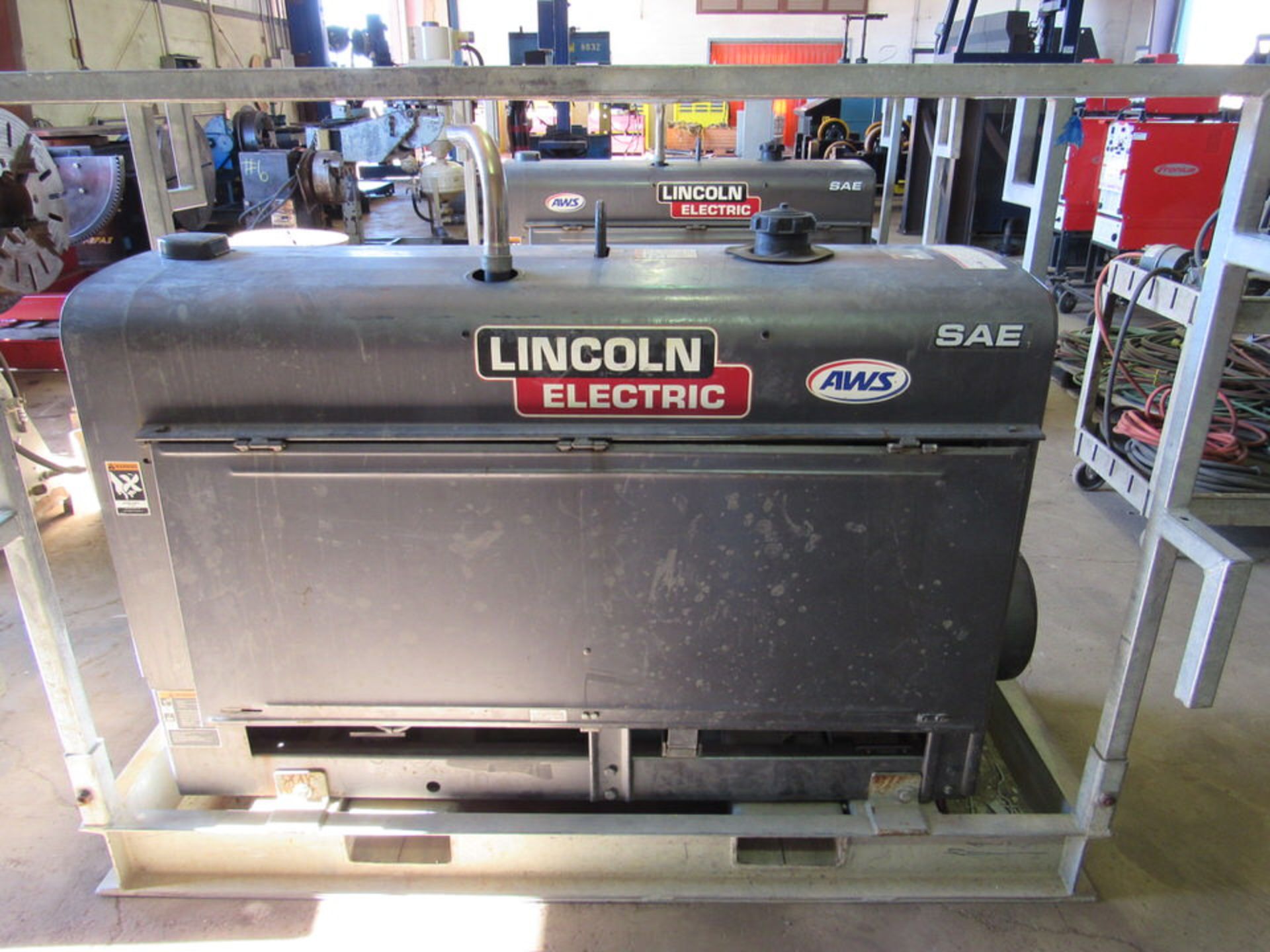 Lincoln SAE-300HE Diesel Powered Welder, new 2013, on skid, rated output: 25A/30V at 100%, 300A/ - Image 2 of 7