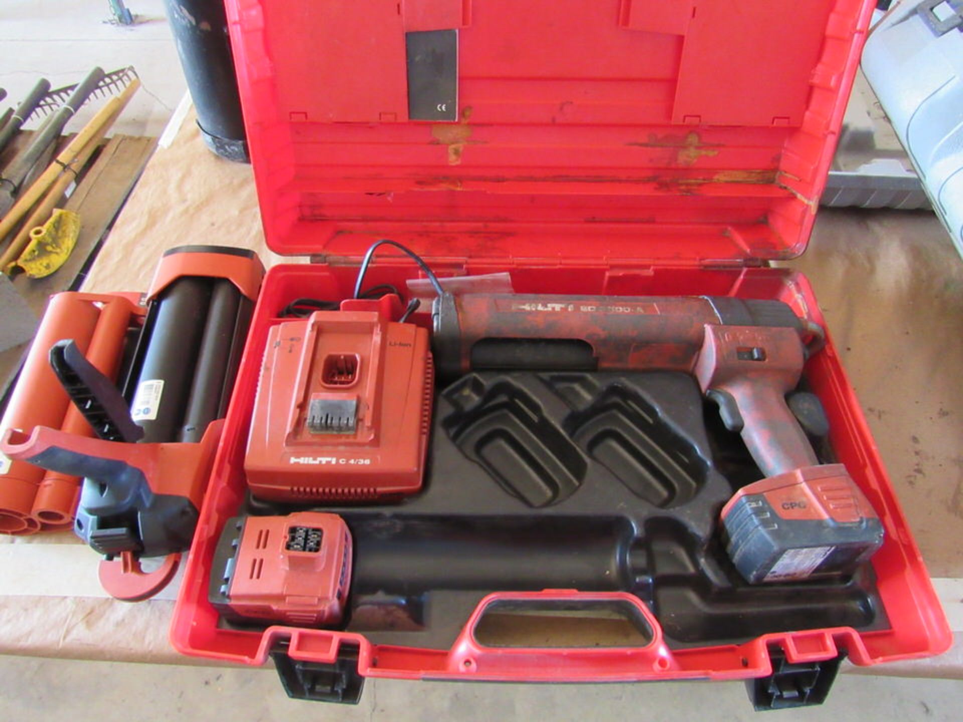 Hilti EB3500-A Battery Powered Epoxy Gun, in Case, with Battery Charger