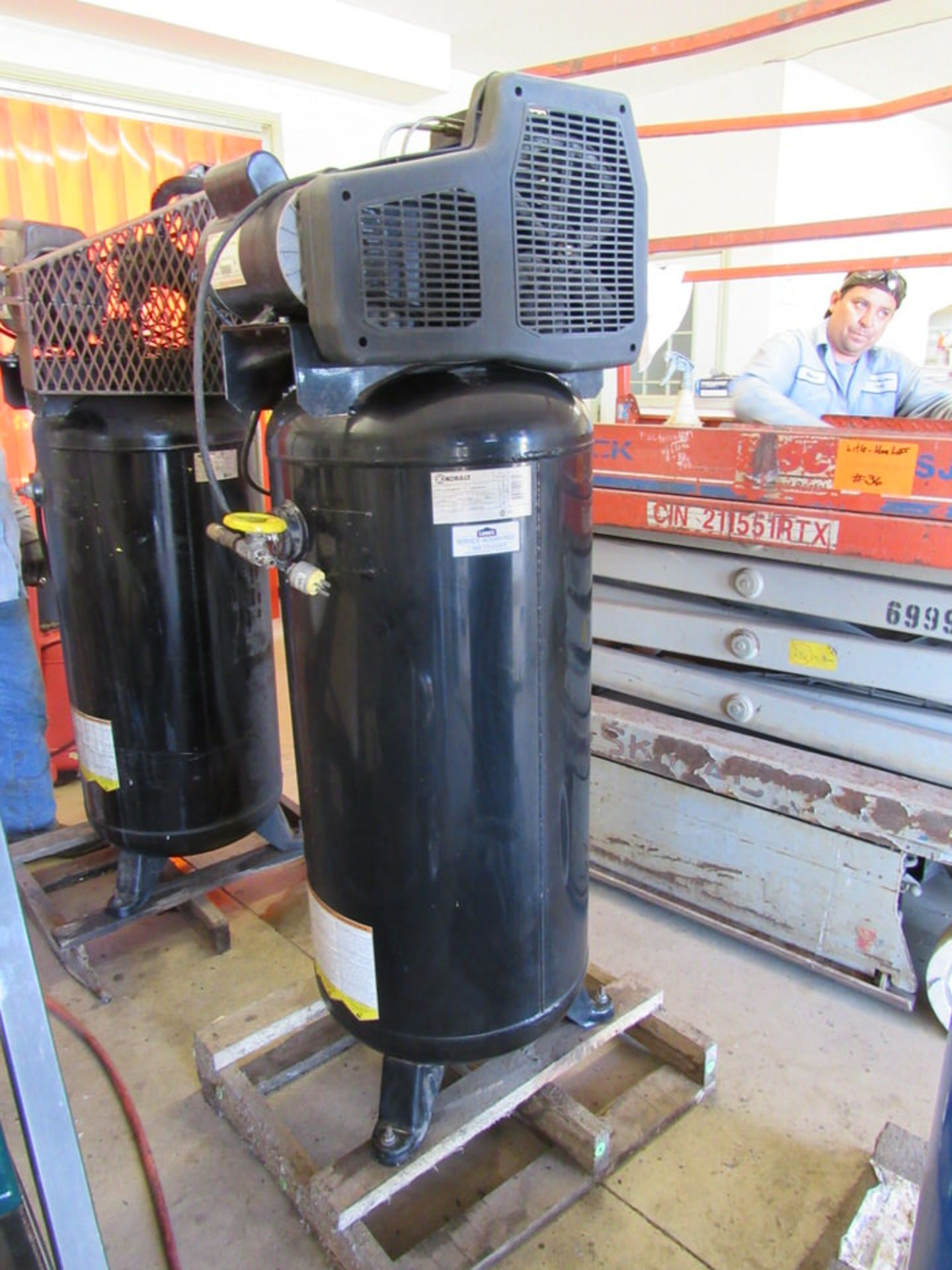 Kobalt Air Compressor, 60 gal. 3.7 hp, 155 psi, 11.5 cfm at 90 psi, 13.4 cfm at 40 psi, S/N - Image 3 of 5